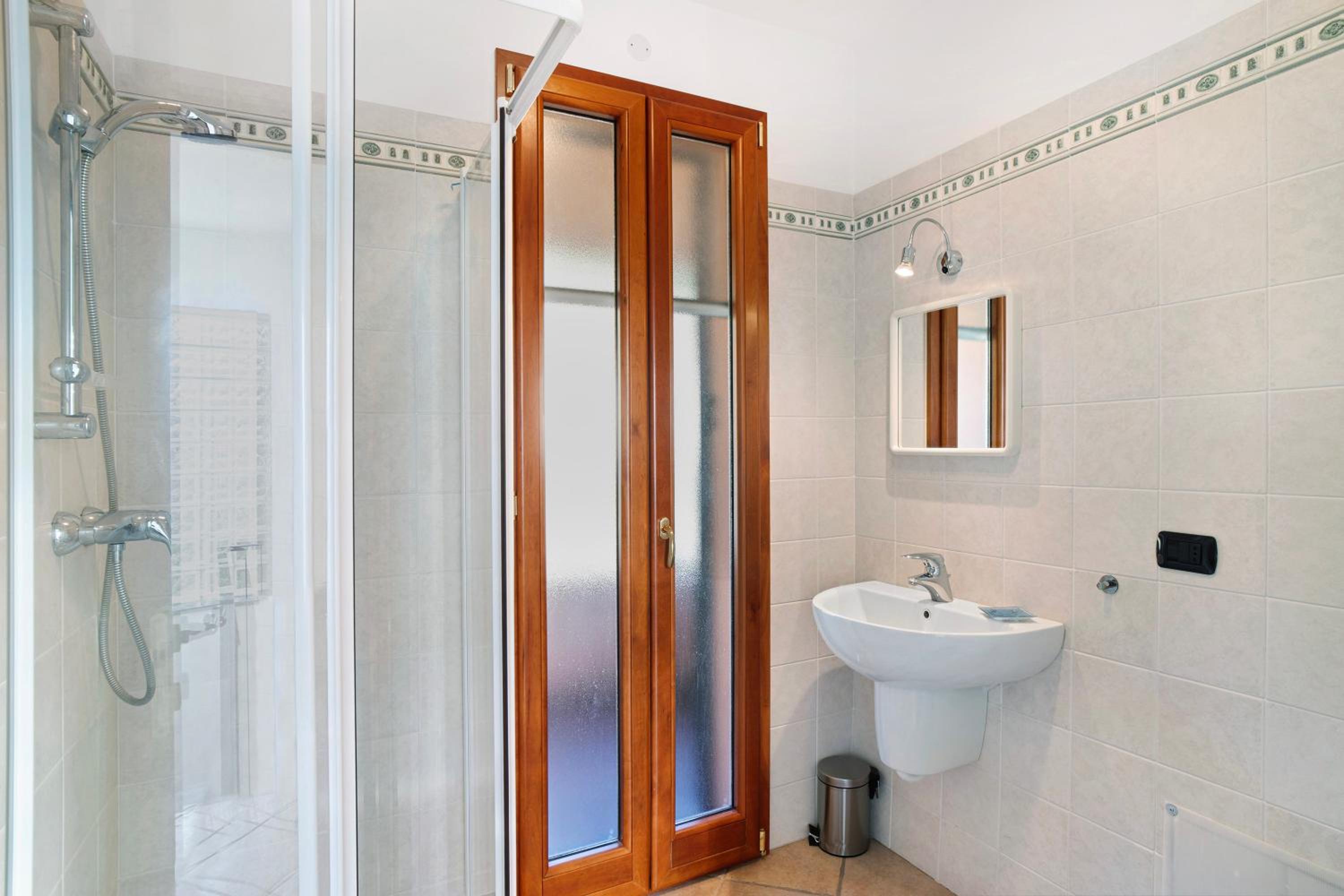Two-Bedroom Deluxe Apartment with Garden View photo 3