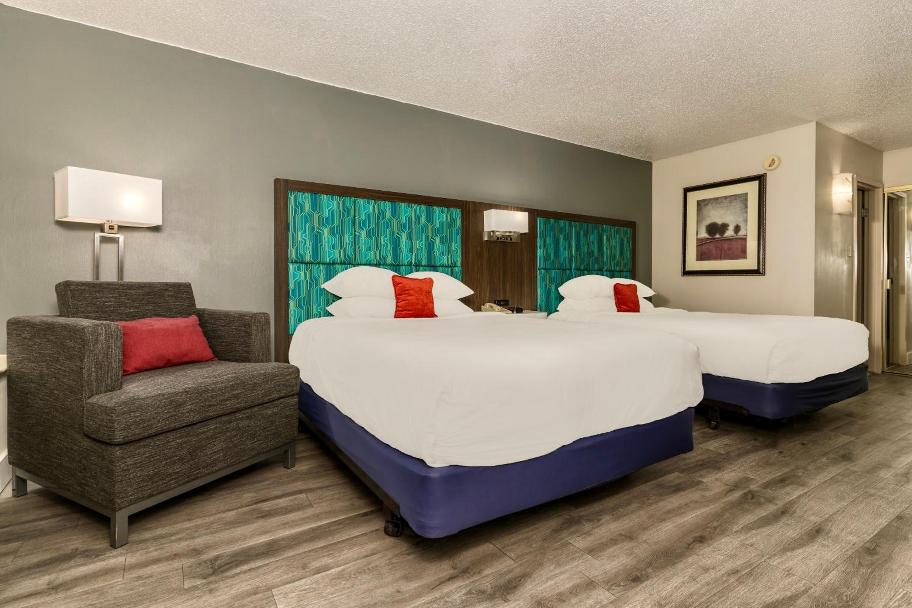 Superior Queen Room with Two Queen Beds photo 1