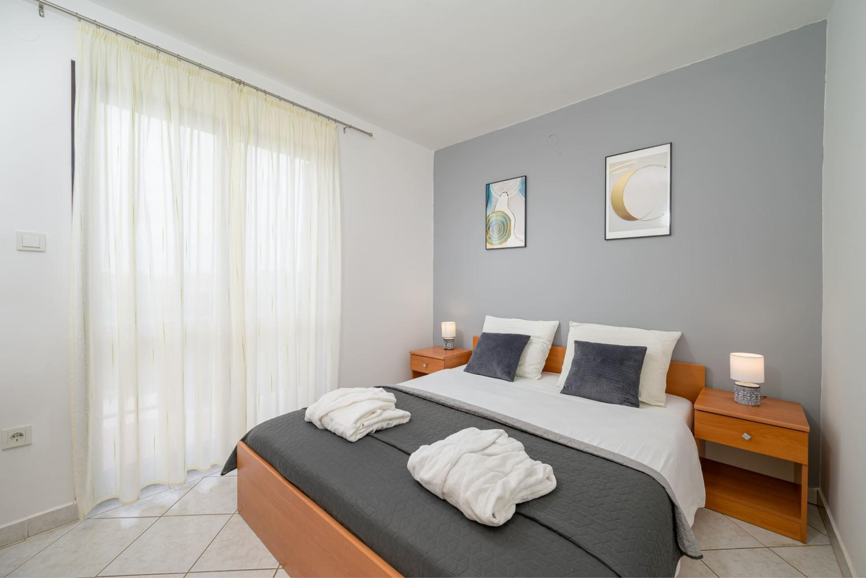 Comfort Two-Bedroom Apartment with Balcony - Photo 18