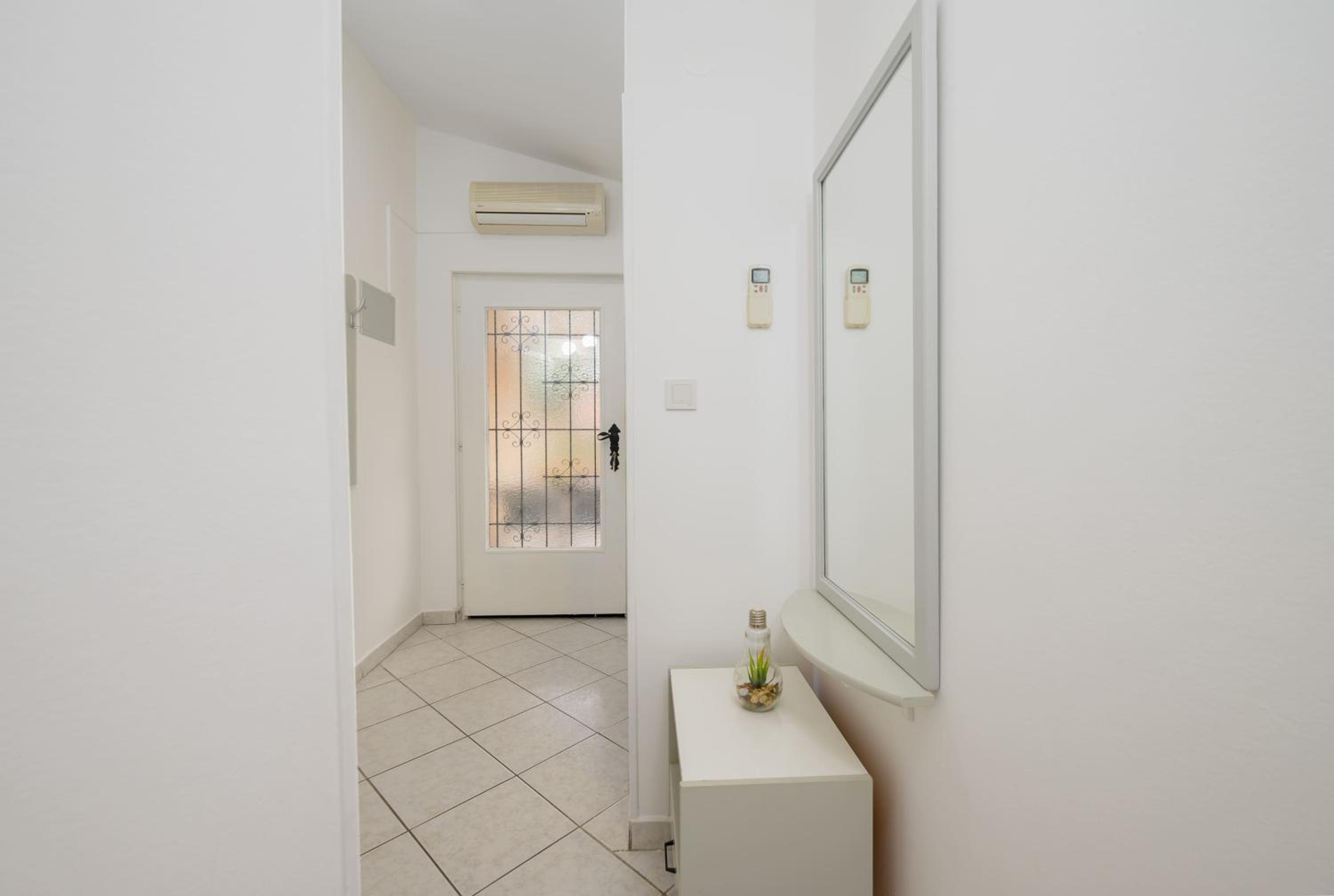 Two-Bedroom Apartment with Balcony - Photo 23