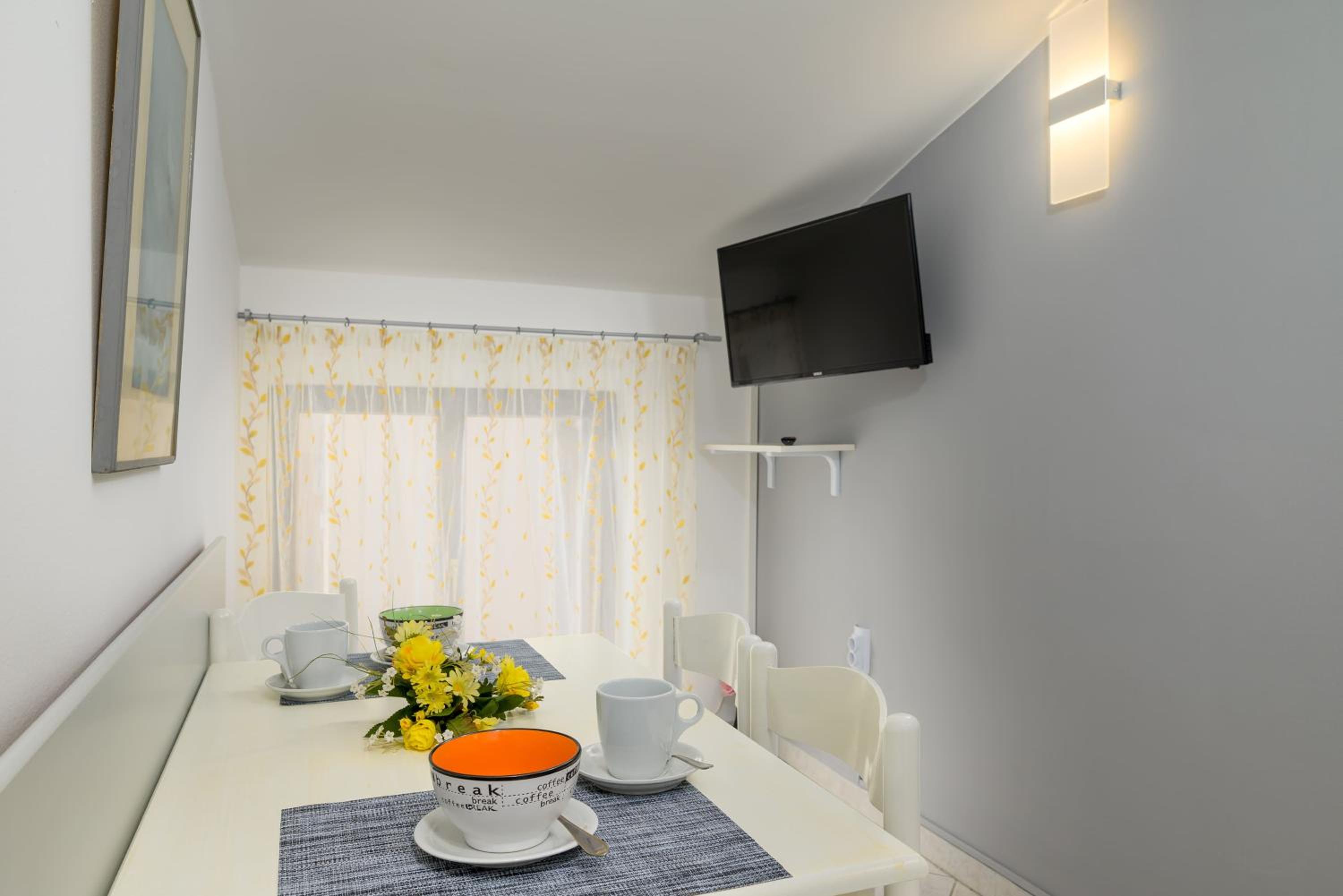 Two-Bedroom Apartment with Balcony - Photo 57