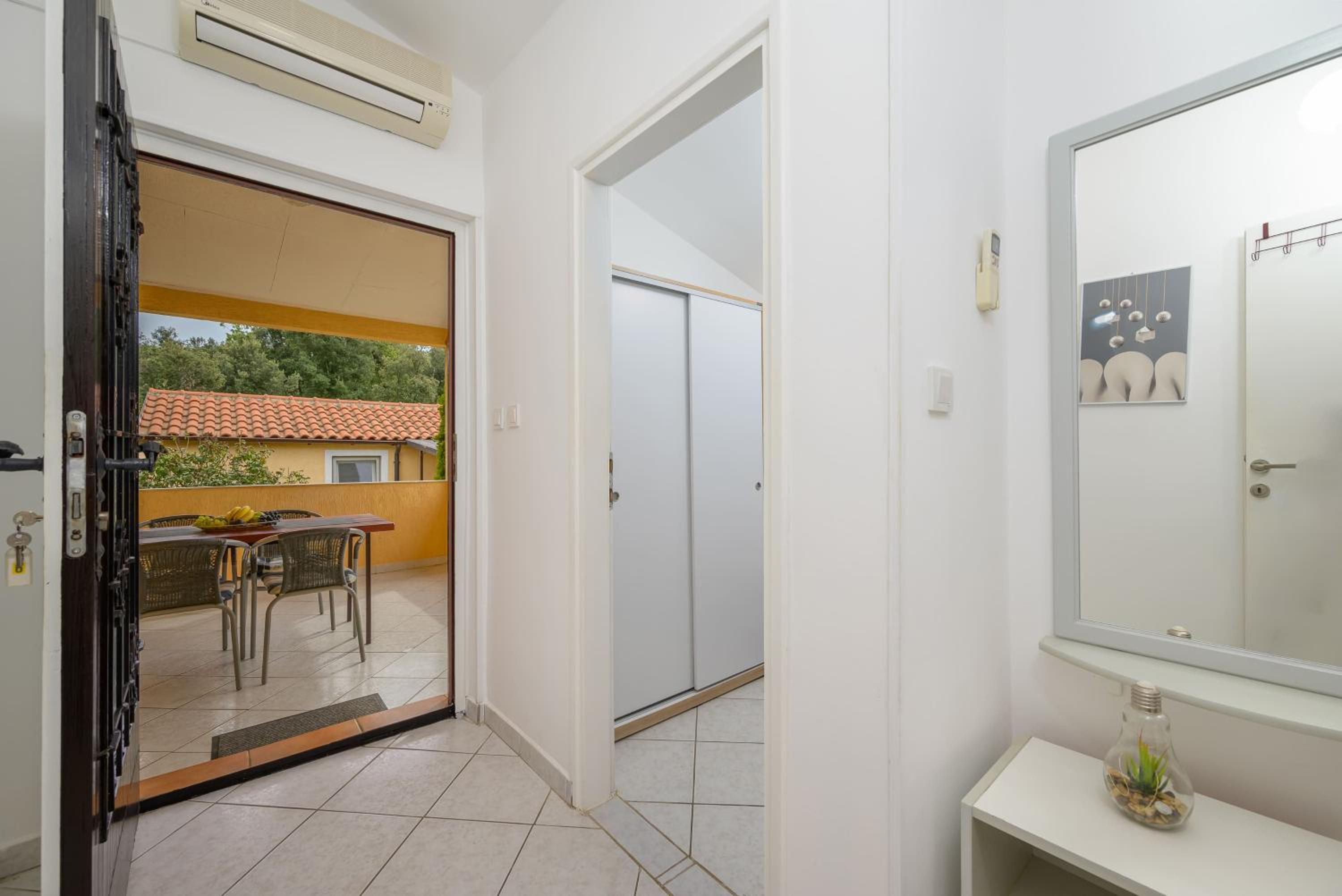 Two-Bedroom Apartment with Balcony - Photo 7