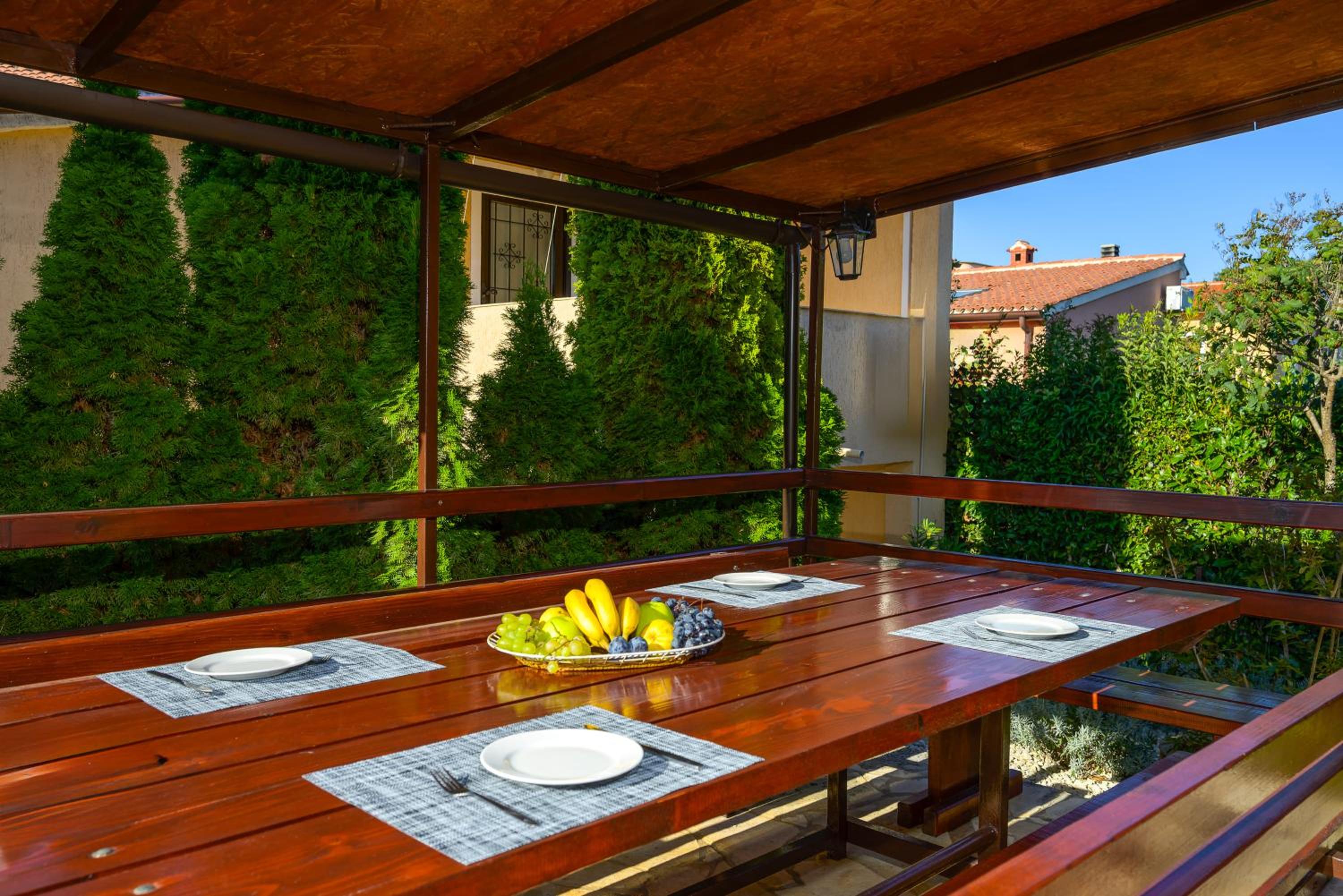 Comfort Two-Bedroom Apartment with Balcony - Photo 37