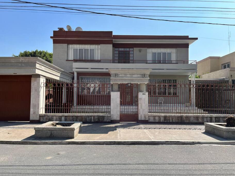 One-Bedroom House photo 3