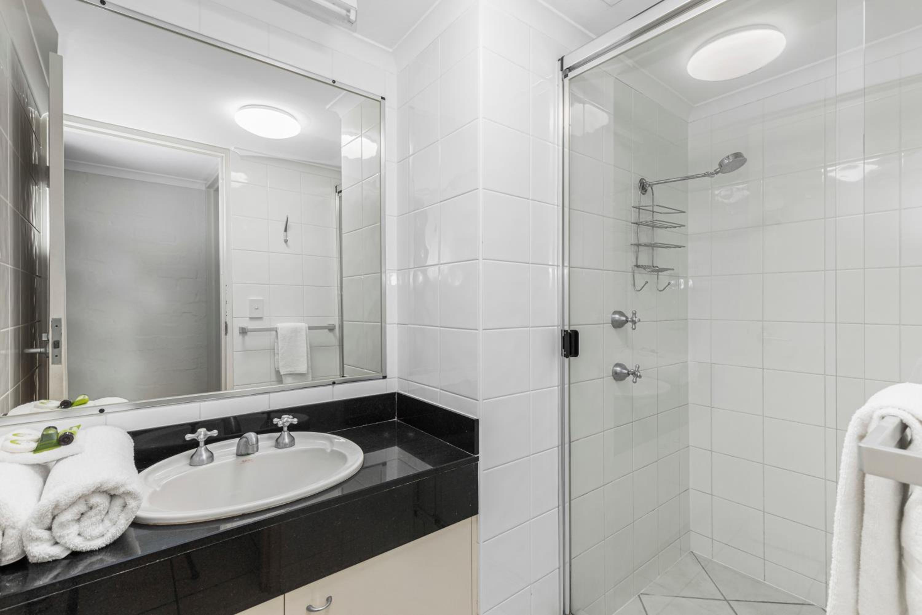 One-Bedroom Apartment - Photo 4