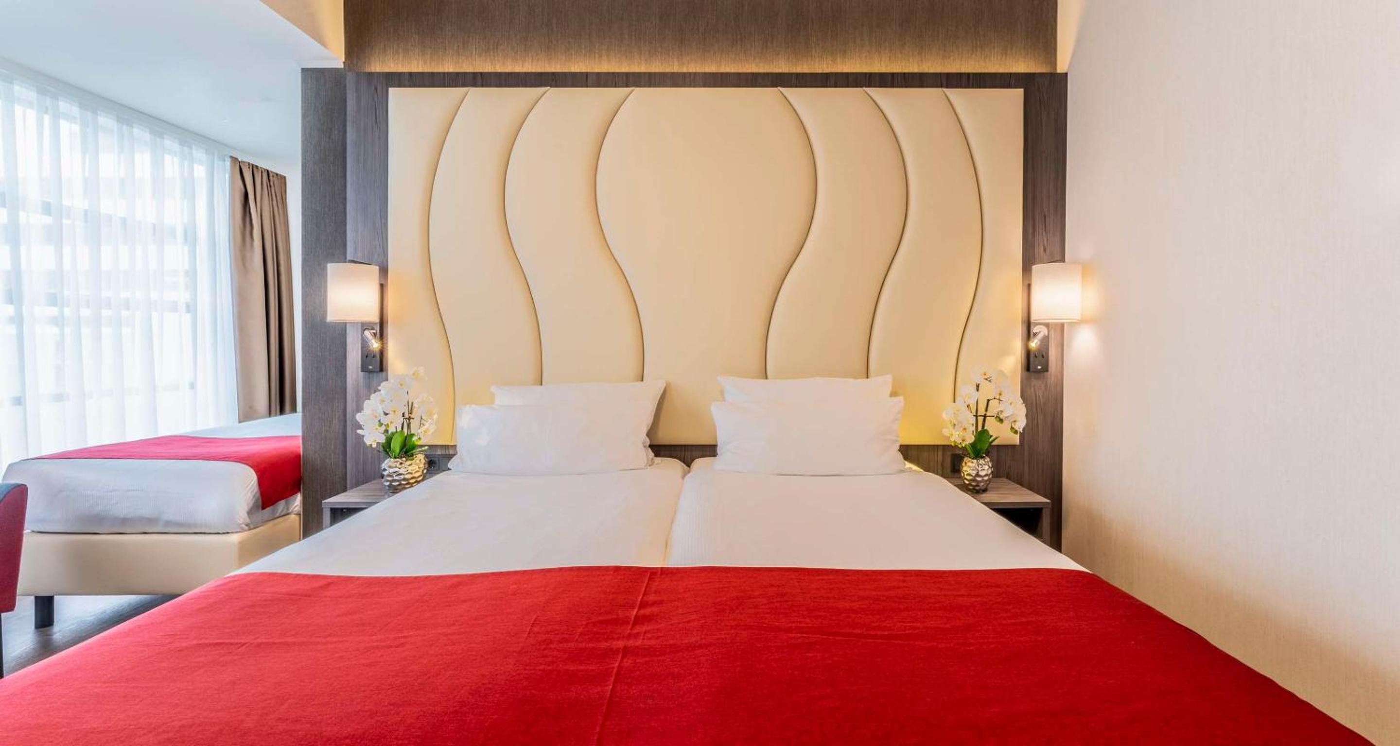 Triple Room with 3 Single Beds