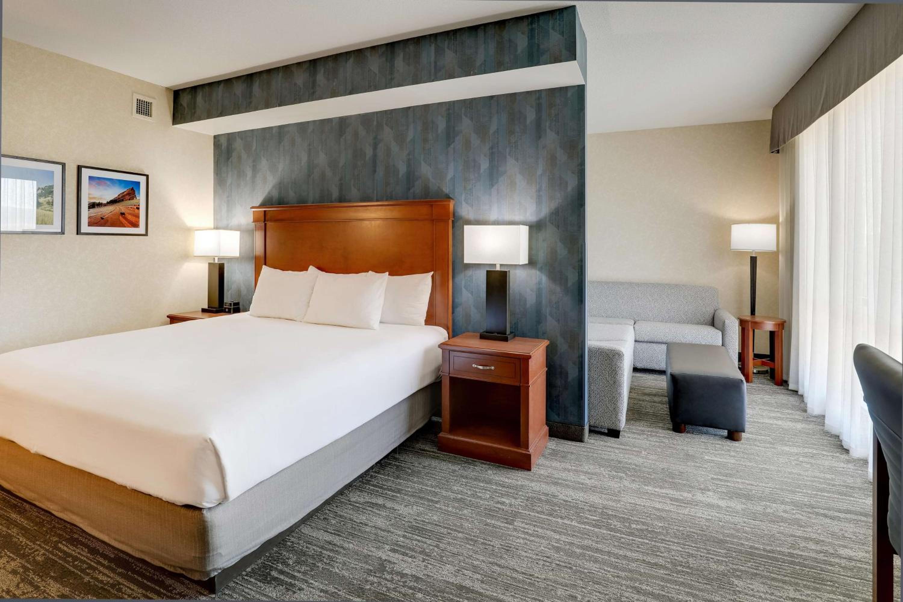 Deluxe Room - Photo 5