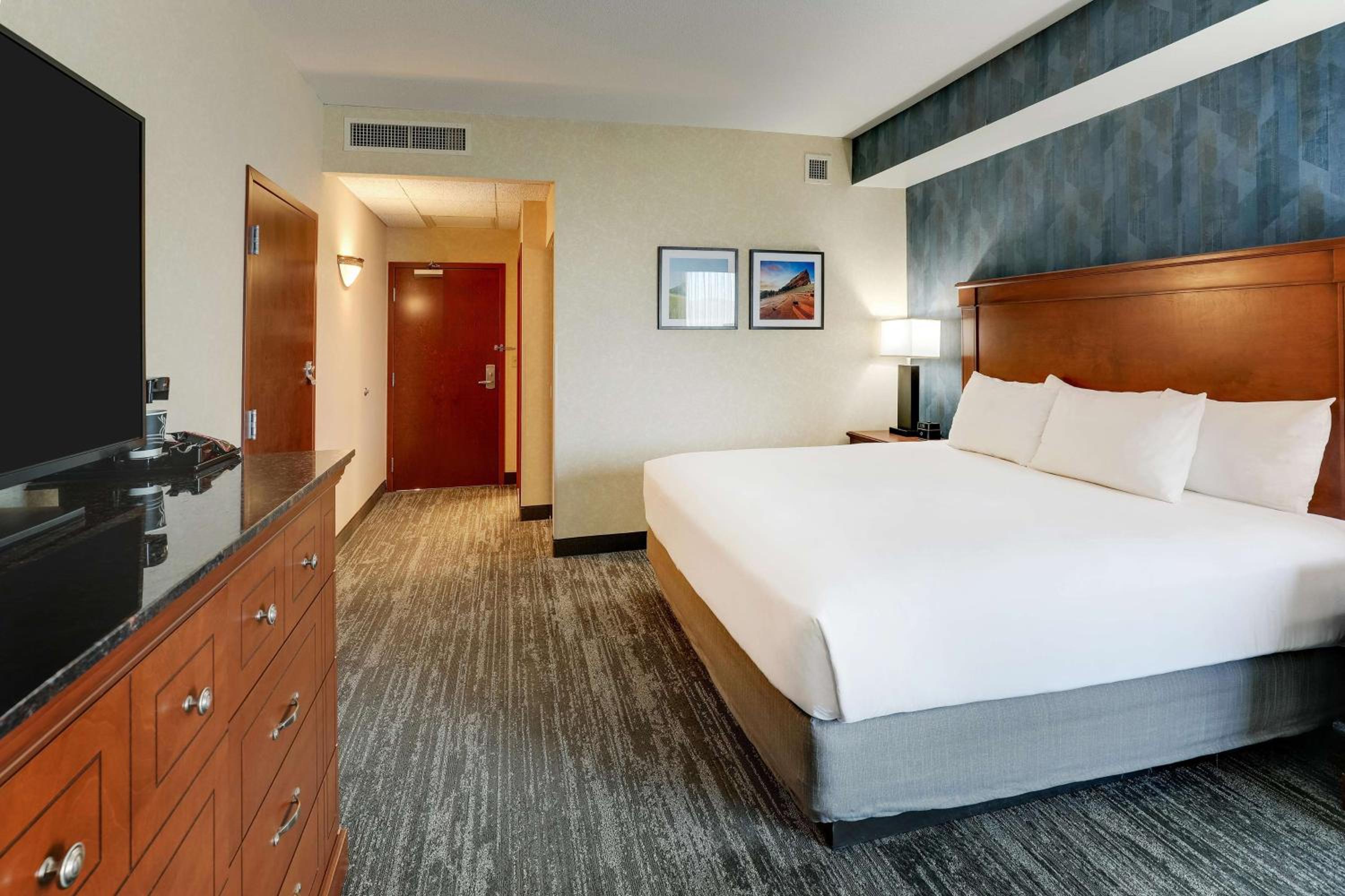 Deluxe Room - Photo 3