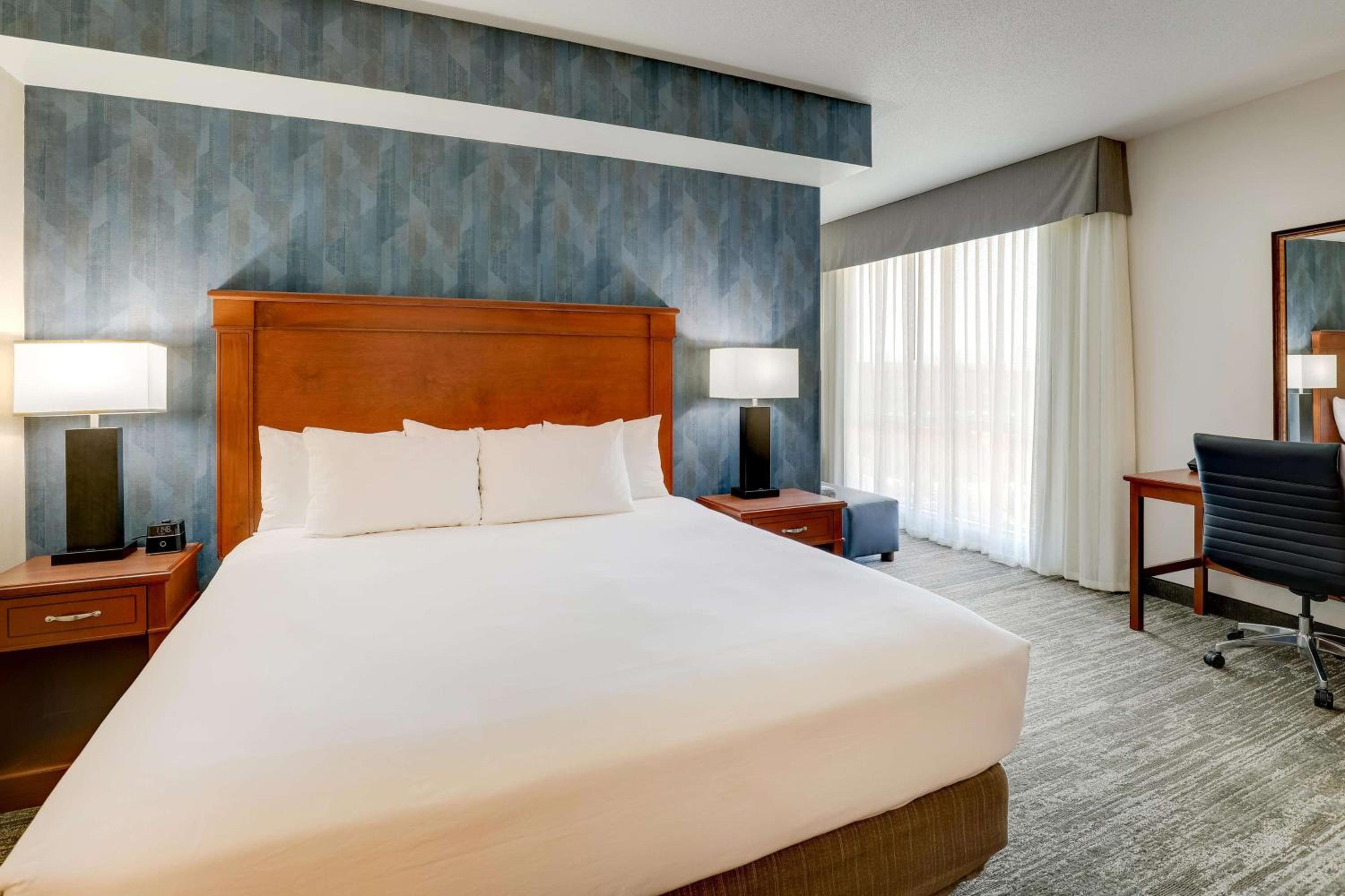 Deluxe Room - Photo 1