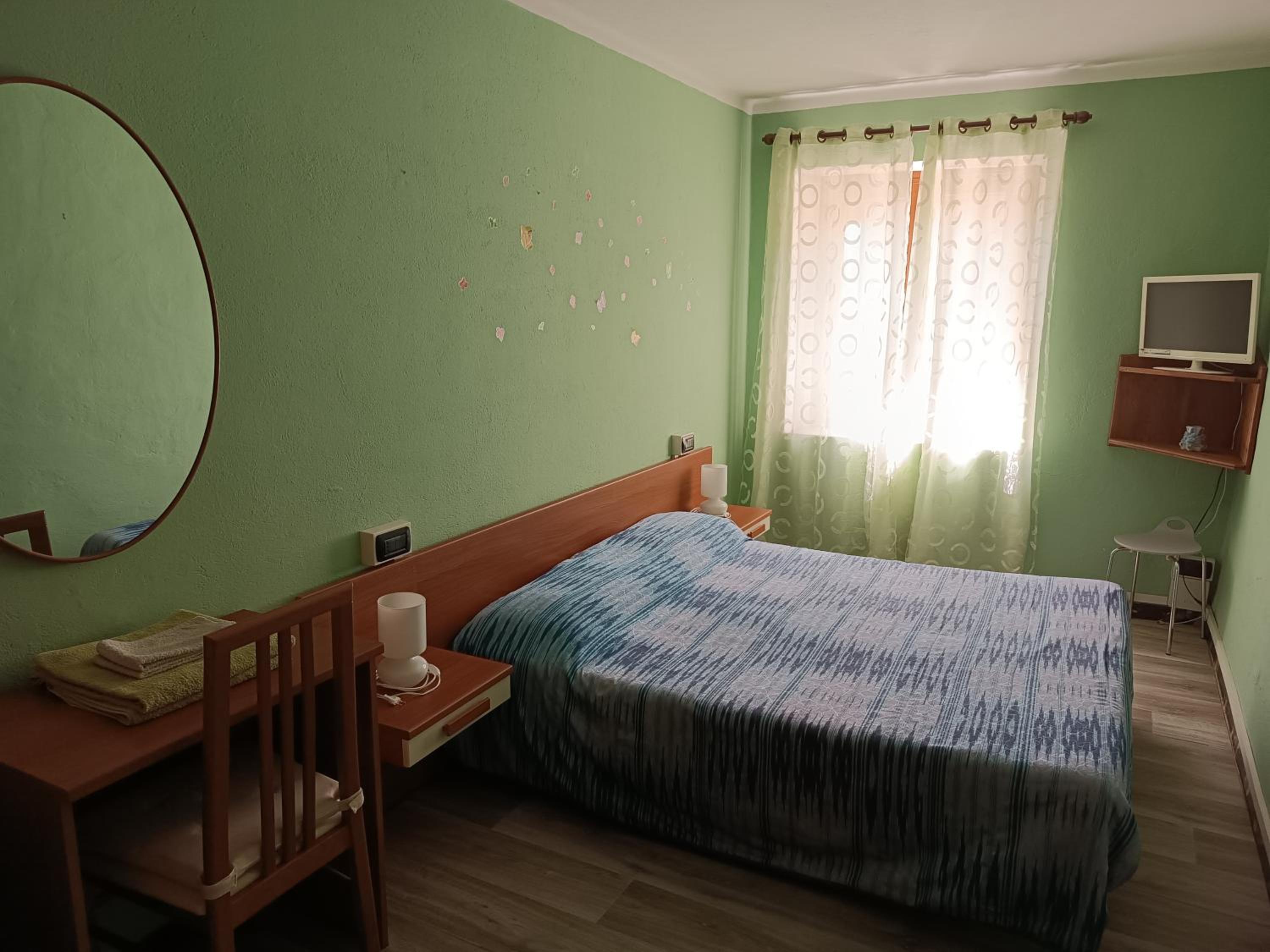 Double or Twin Room with Shared Bathroom photo 1