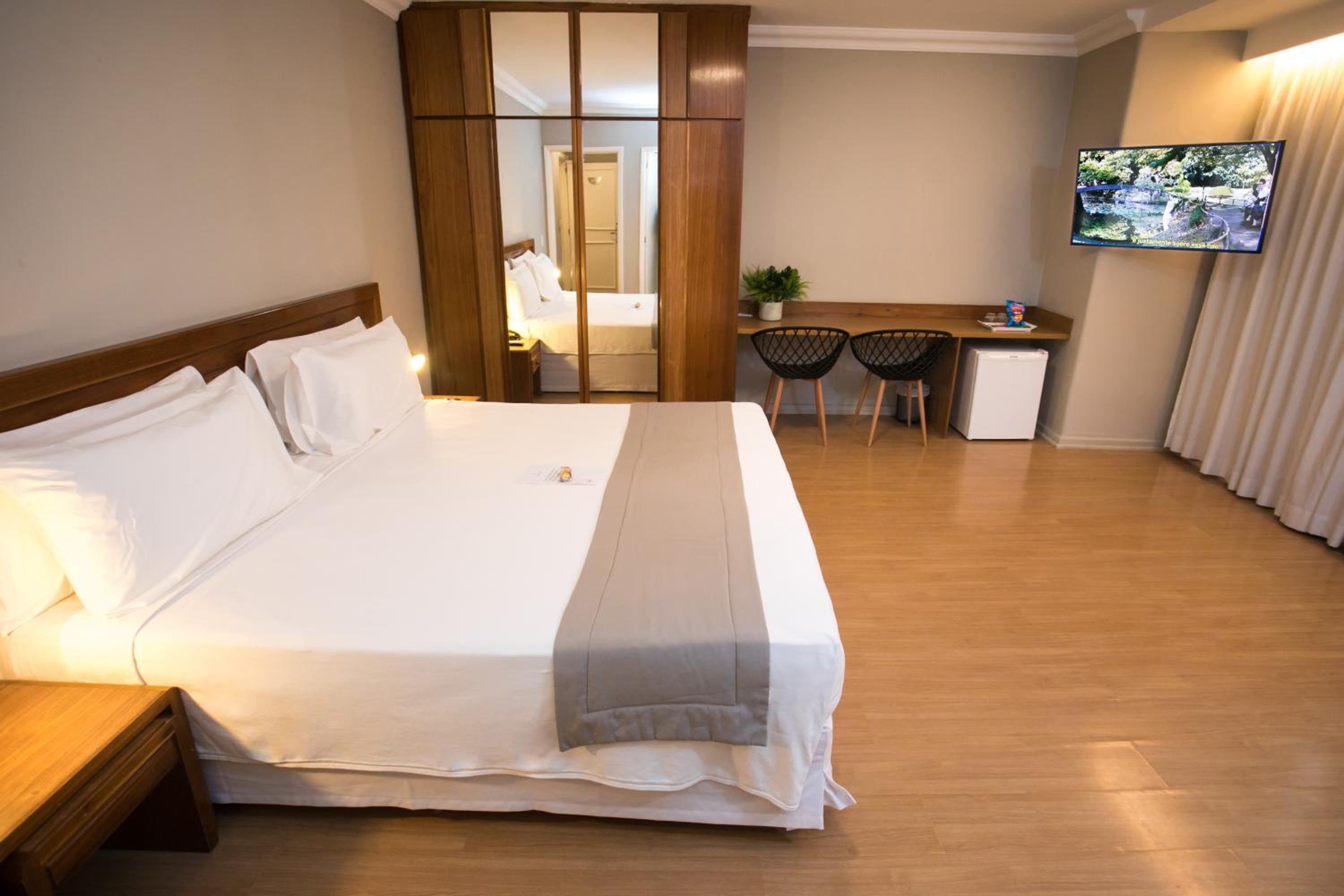 Deluxe King Room photo 1