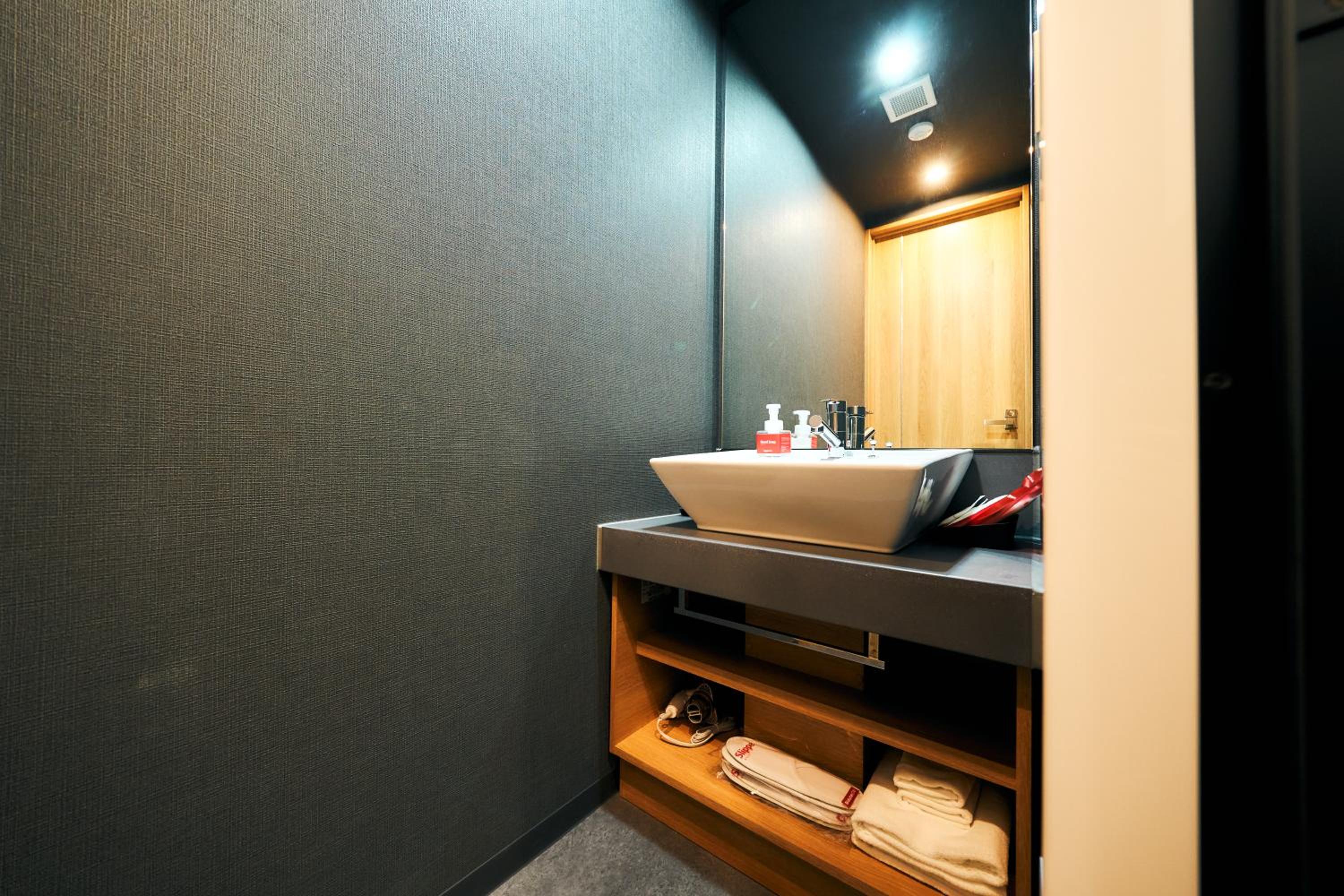 Standard Twin Room - Photo 5