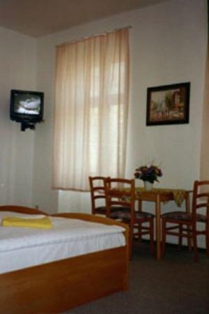 Single Room with Bathroom photo 1