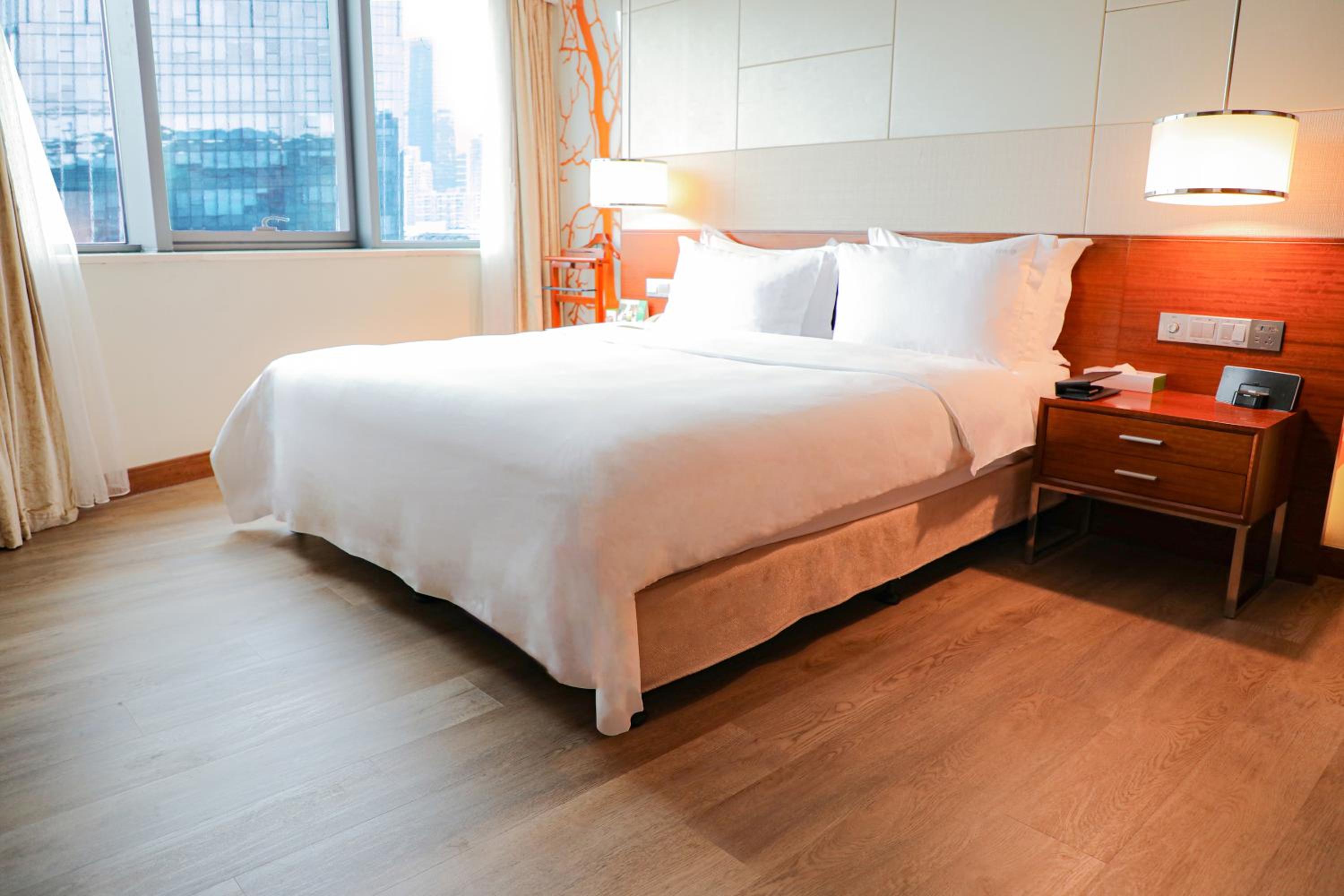 Suite - Photo 2