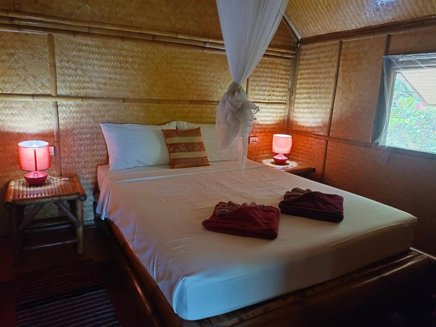 Bamboo Double Cabin with Private Bathroom