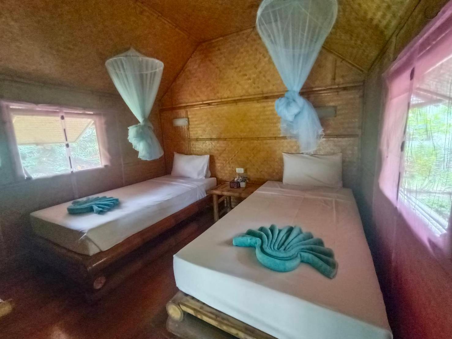 Bamboo Twin Cabin with Private Bathroom