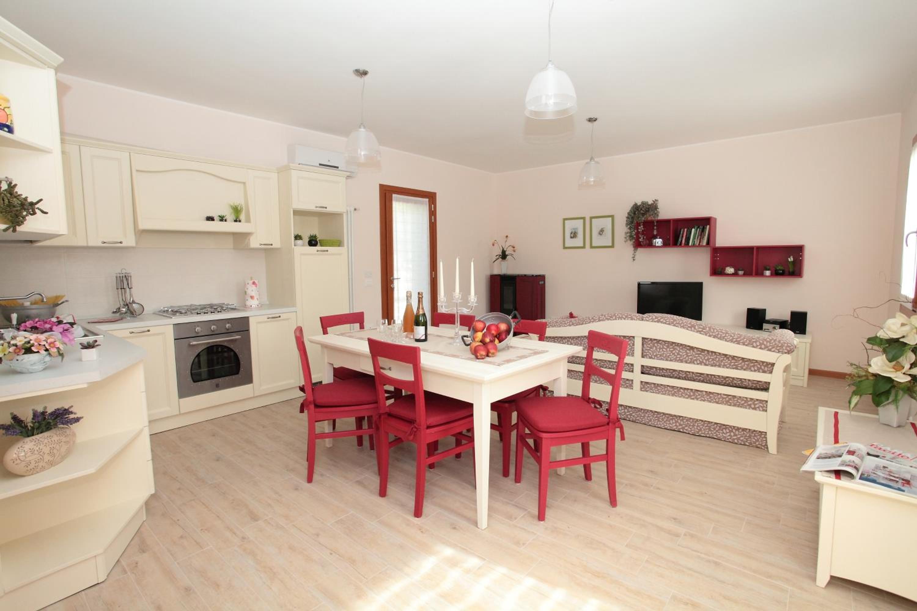 Apartment - Ground Floor photo 2