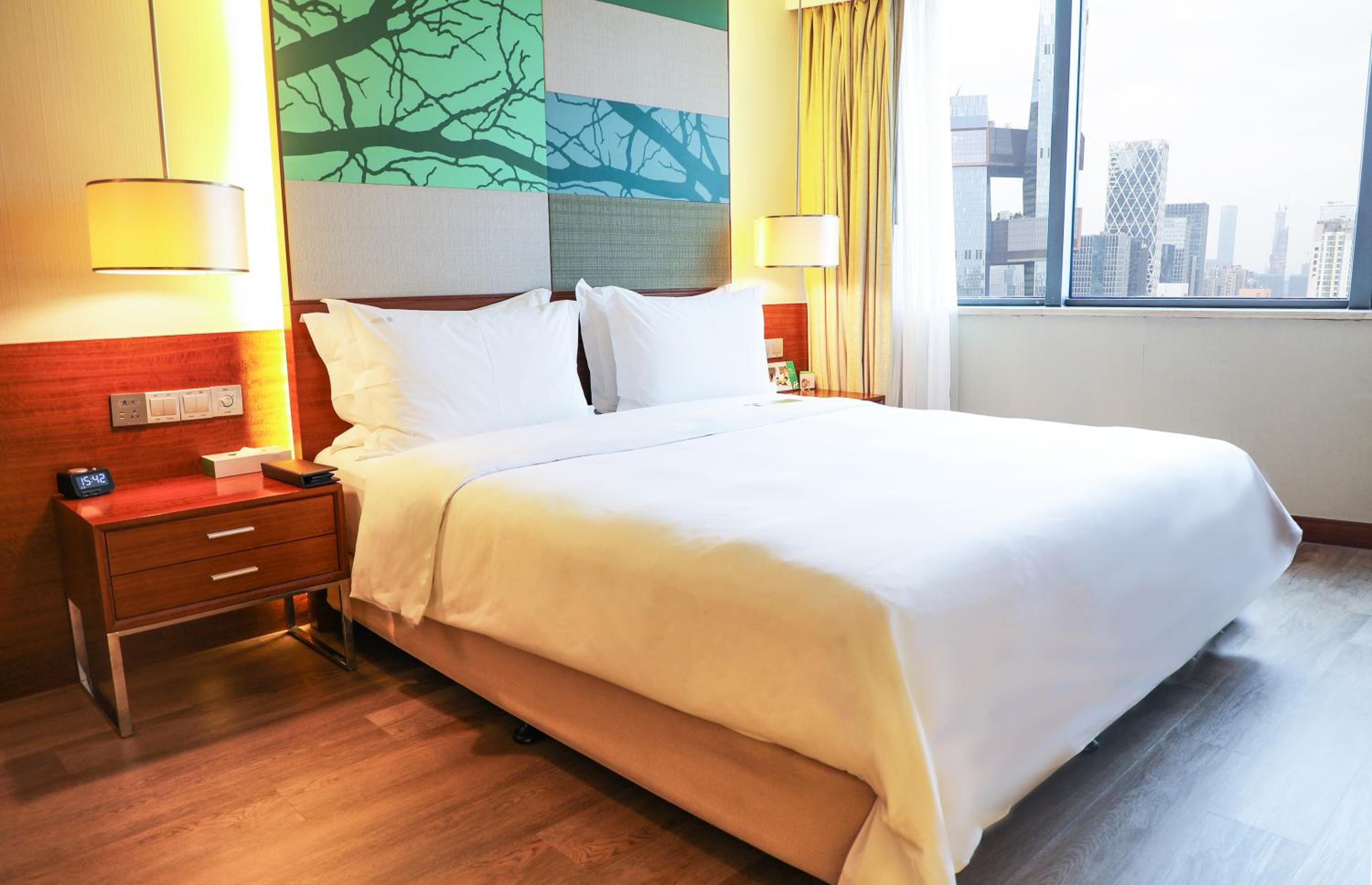 Standard King Room - Accessible - Photo 2