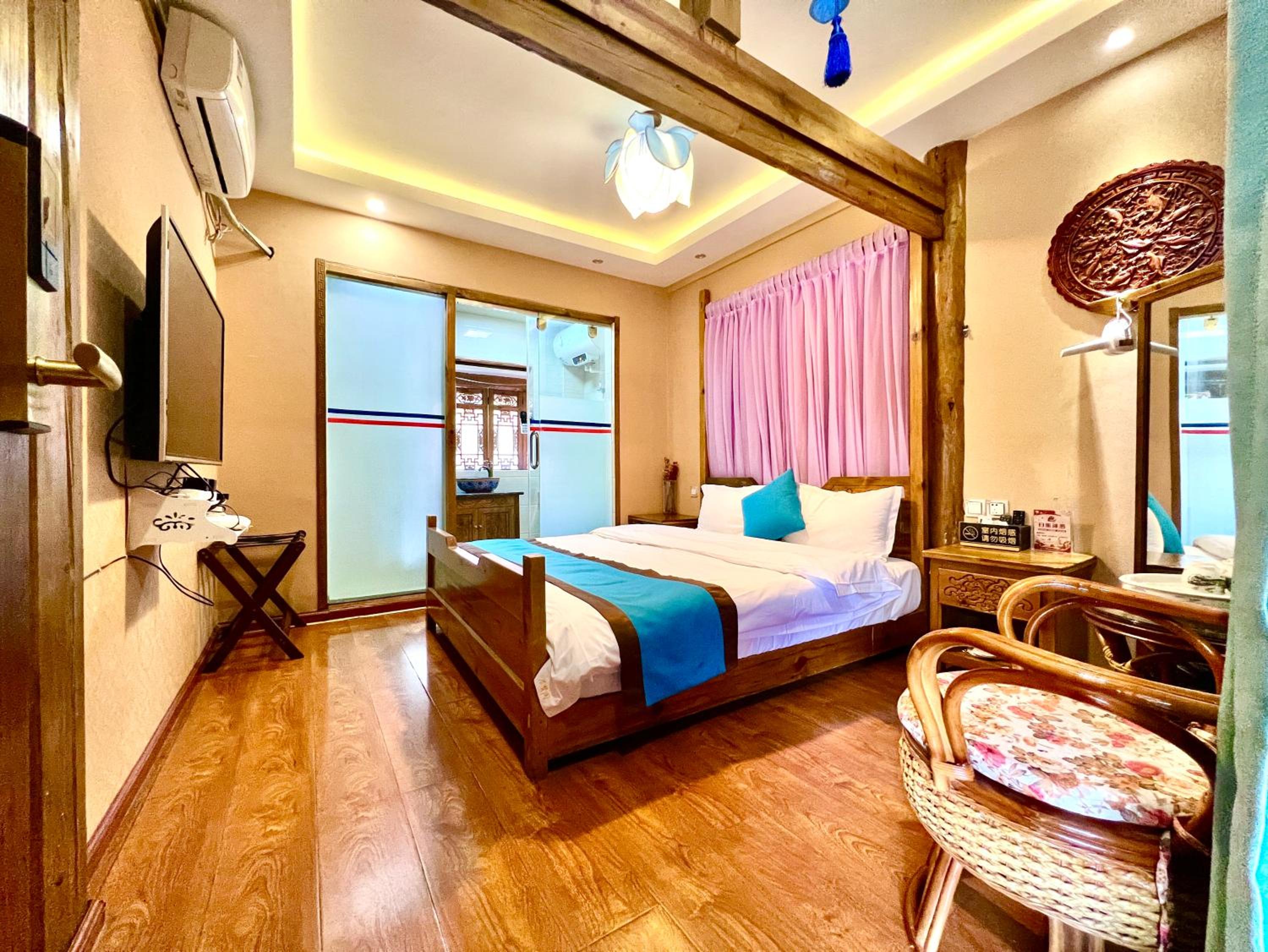 Deluxe Queen Room photo 3