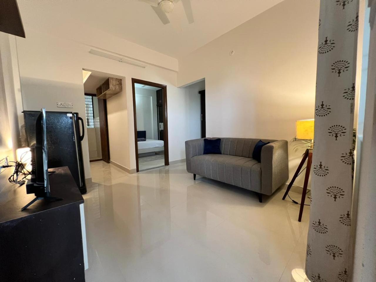Deluxe One-Bedroom Apartment - Photo 19