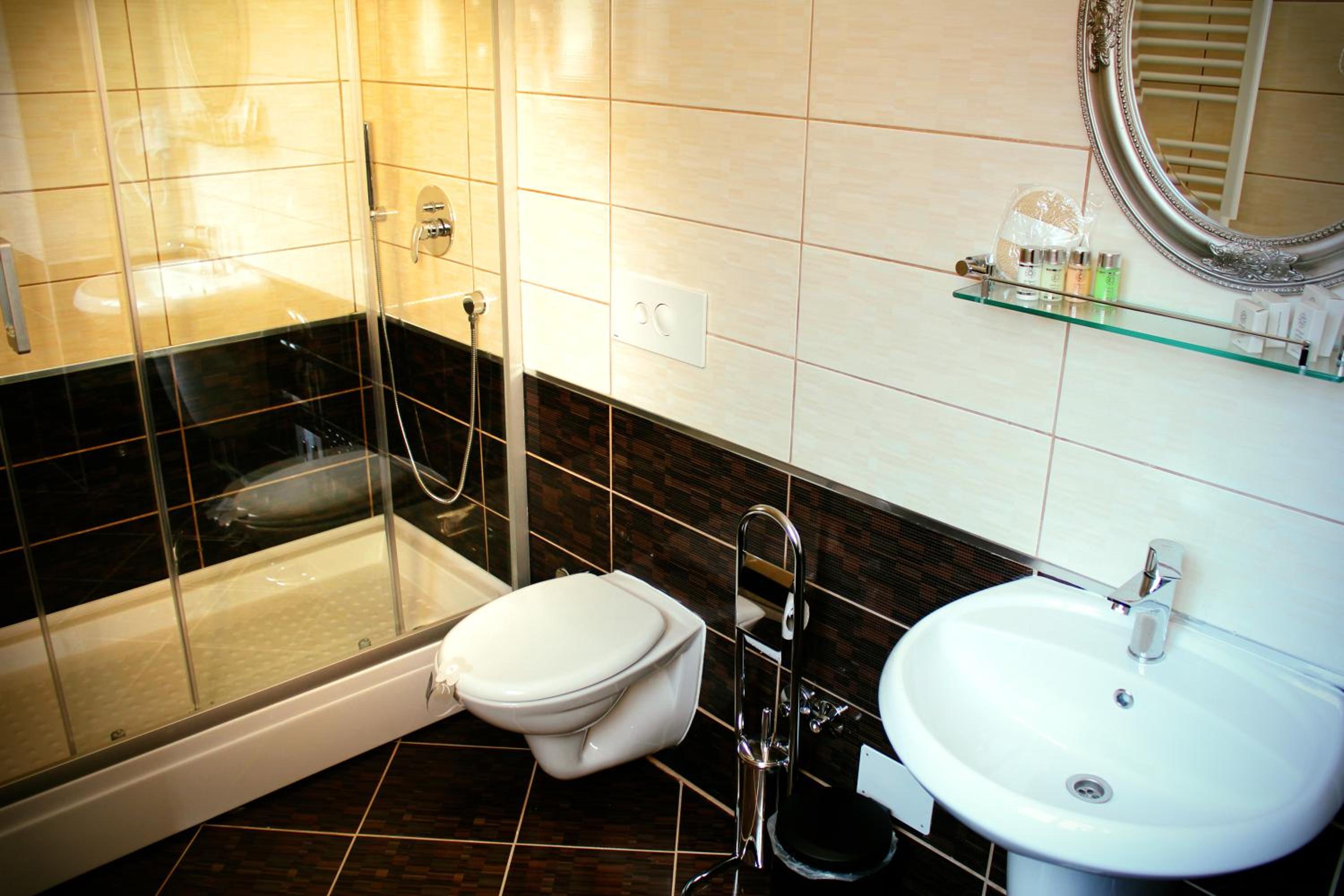 Basic Twin Room - Photo 2