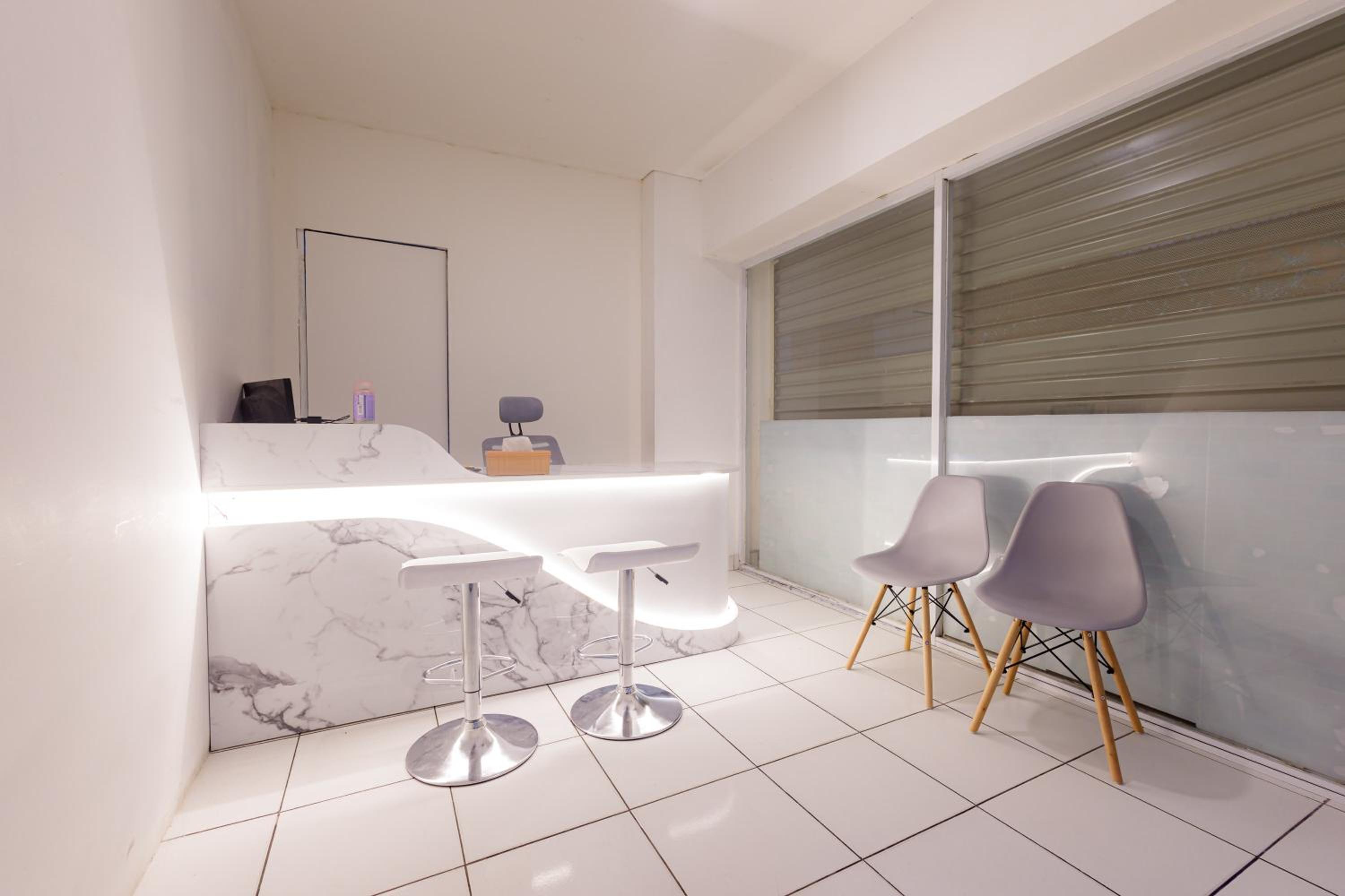 Studio Apartment photo 2