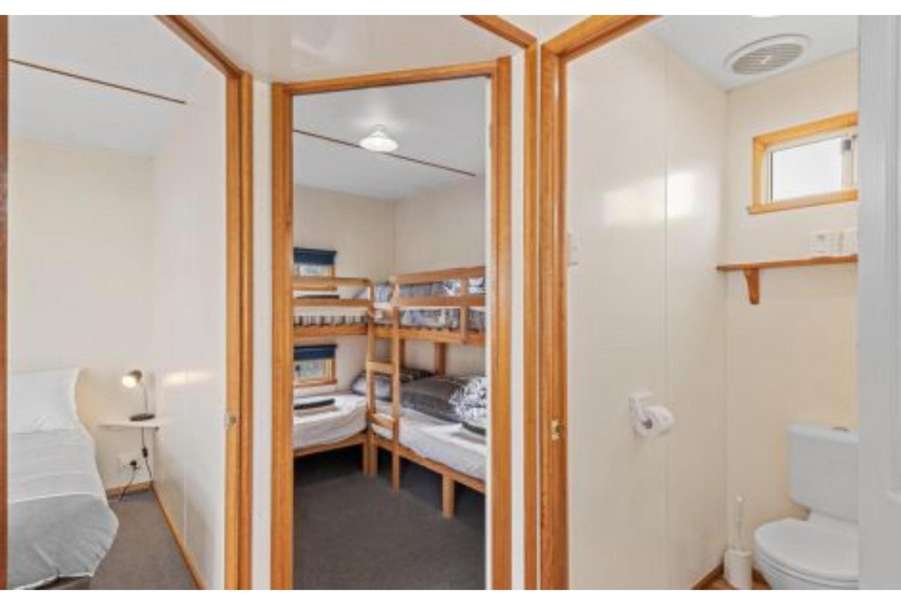 Standard Cottage - Sleeps 6 photo 2