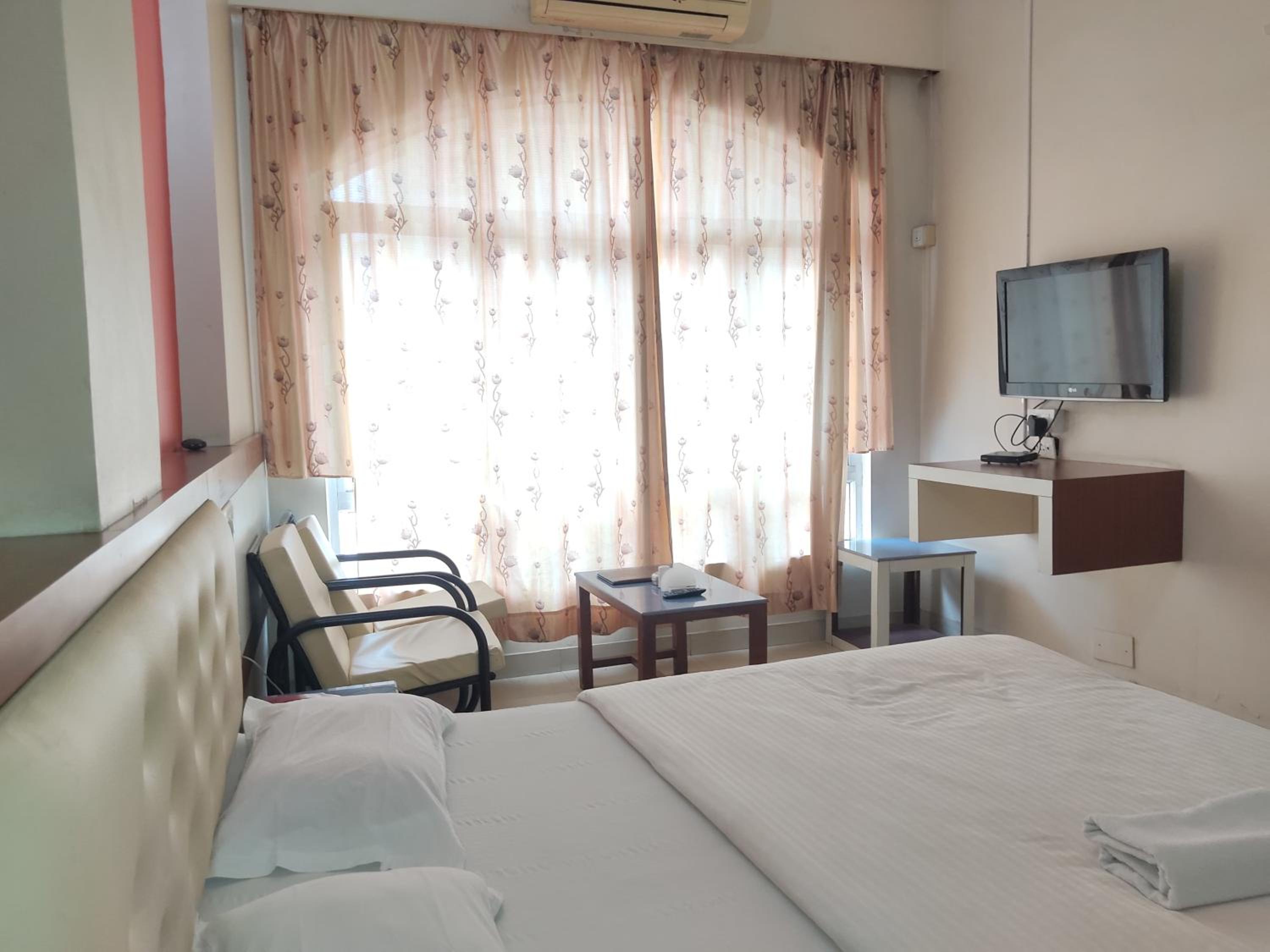 Deluxe Double Room - Photo 7