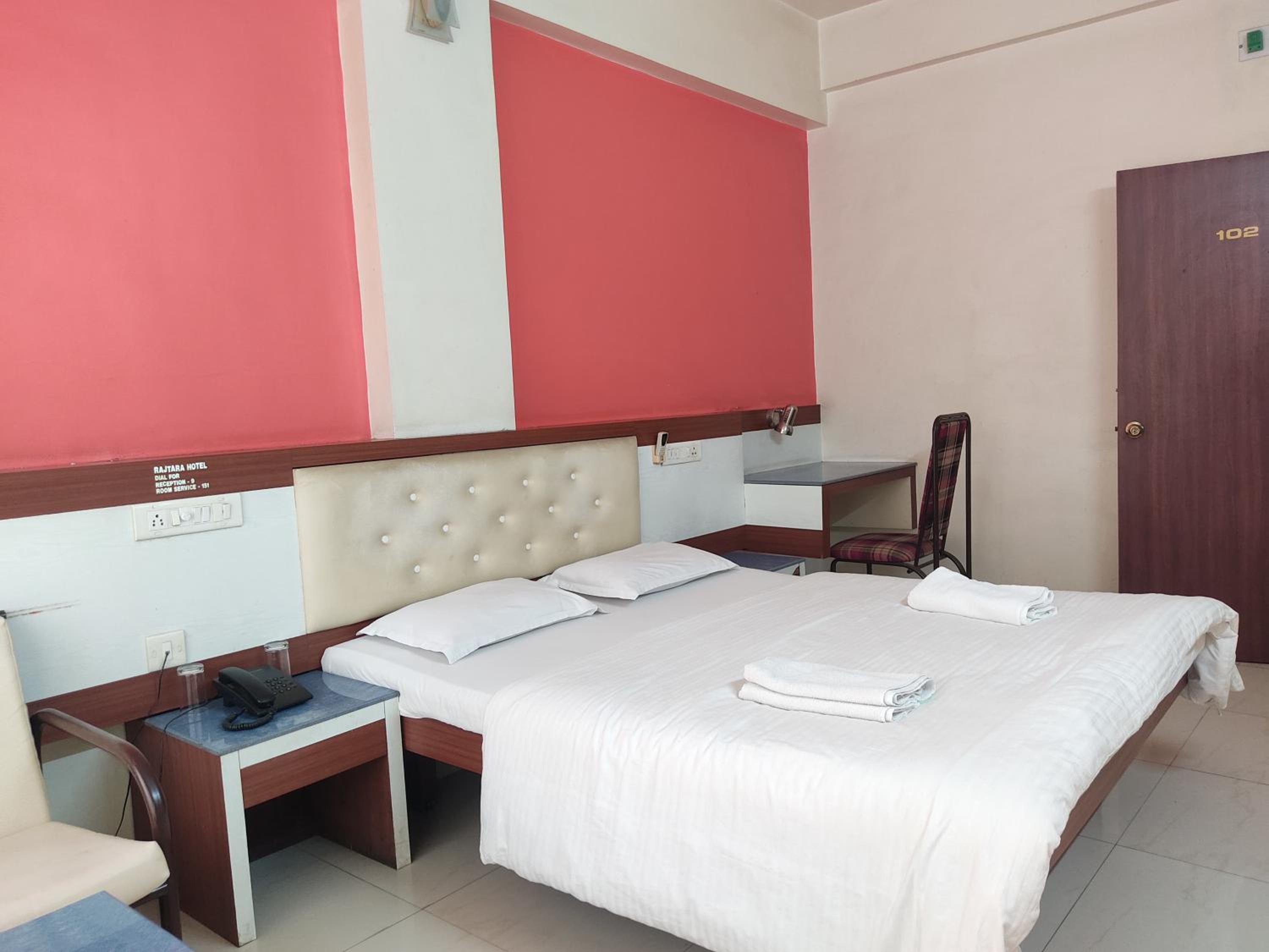 Deluxe Double Room - Photo 10