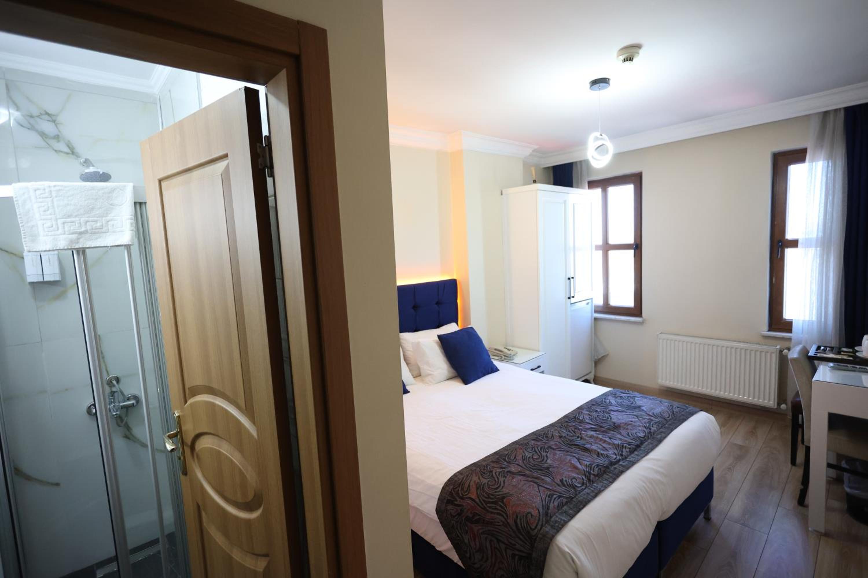 Deluxe Double Room with Sea View photo 2