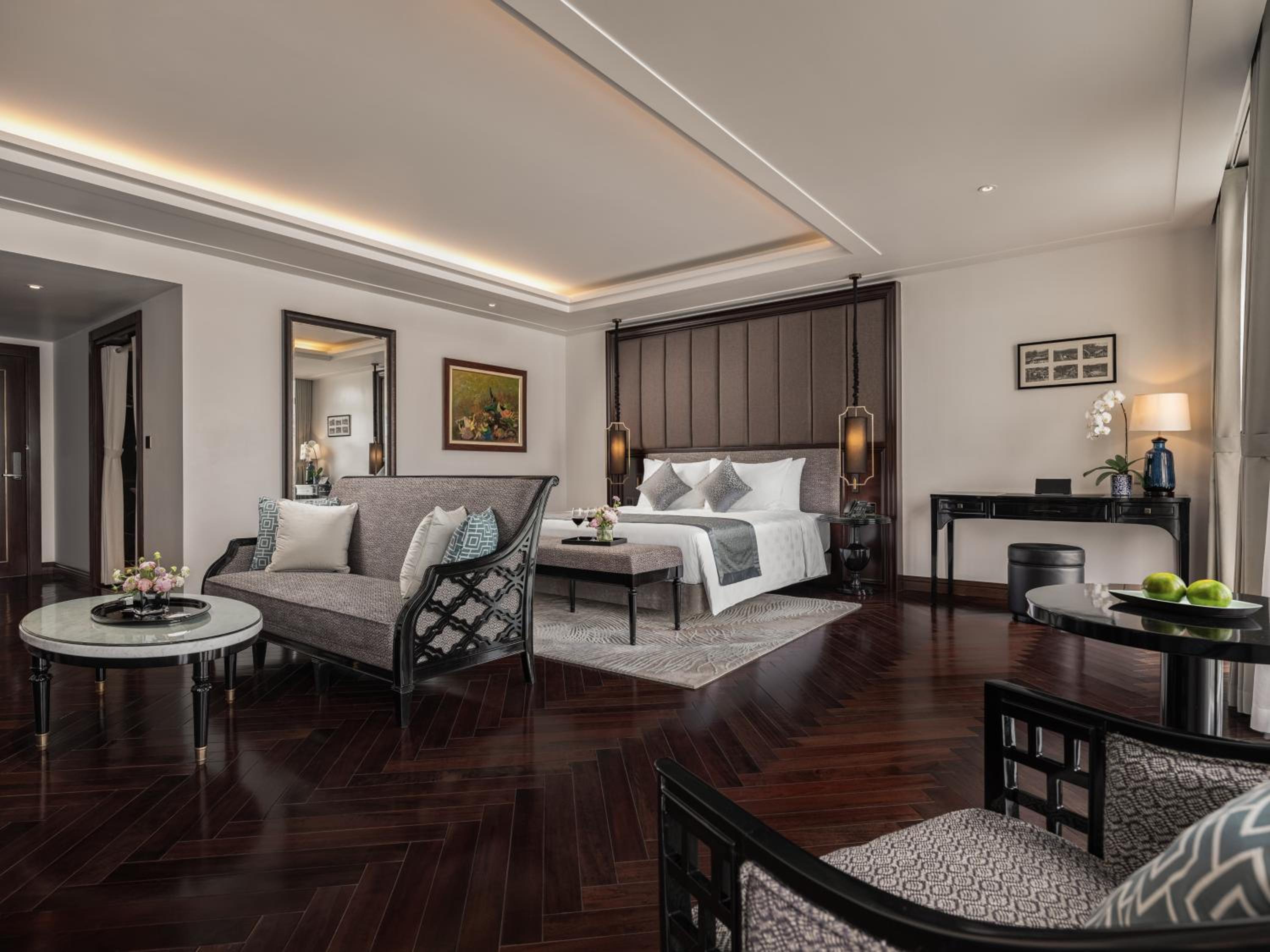 Lake Front Executive Suite