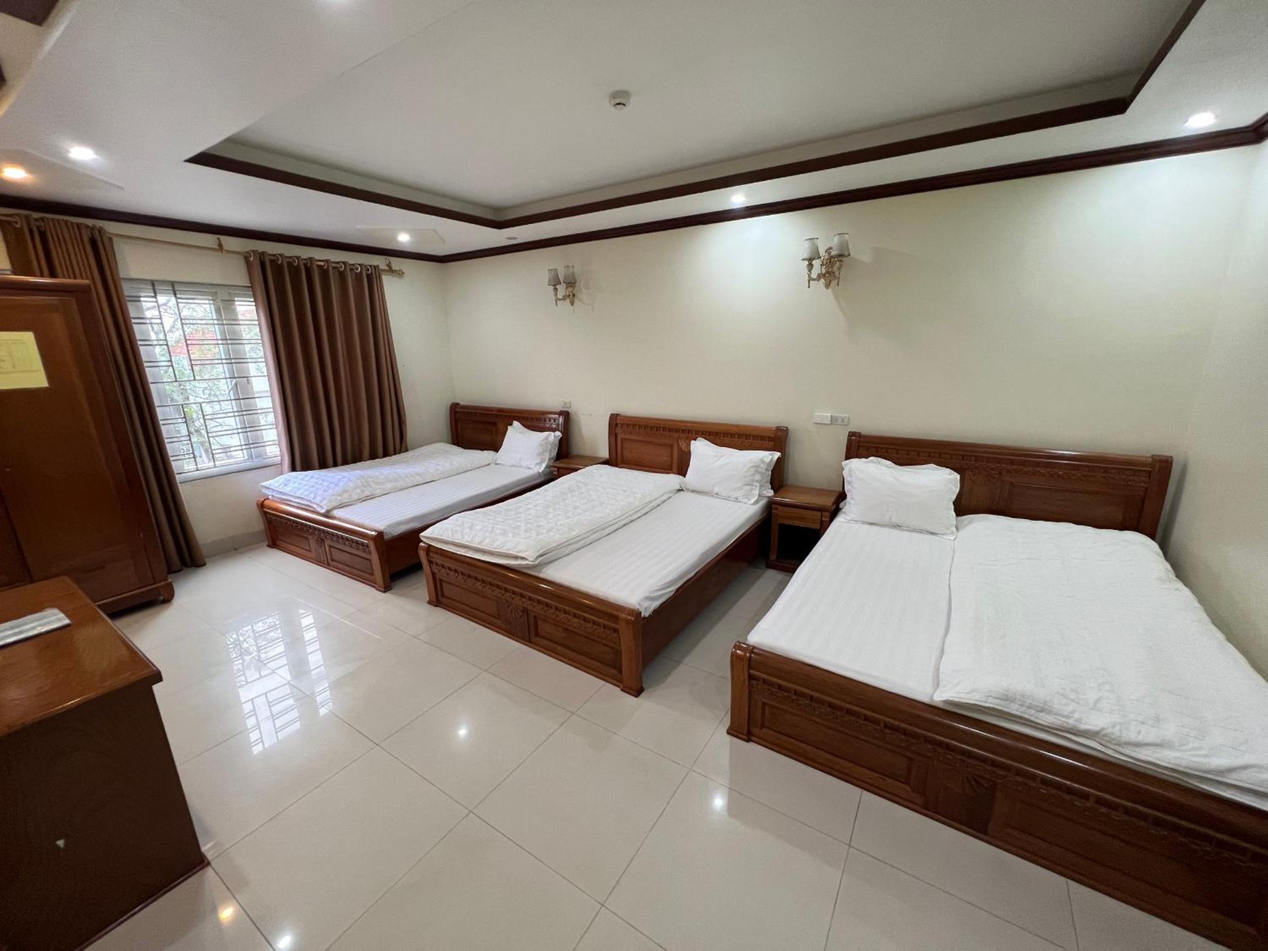 6-Bed Mixed Dormitory Room