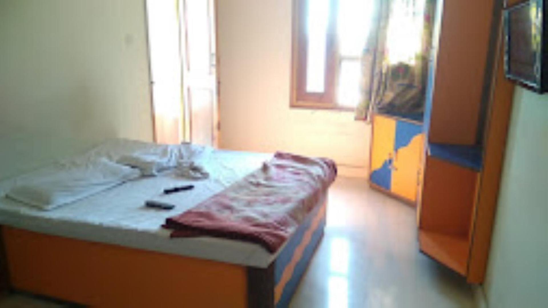 Standard Double Room photo 3