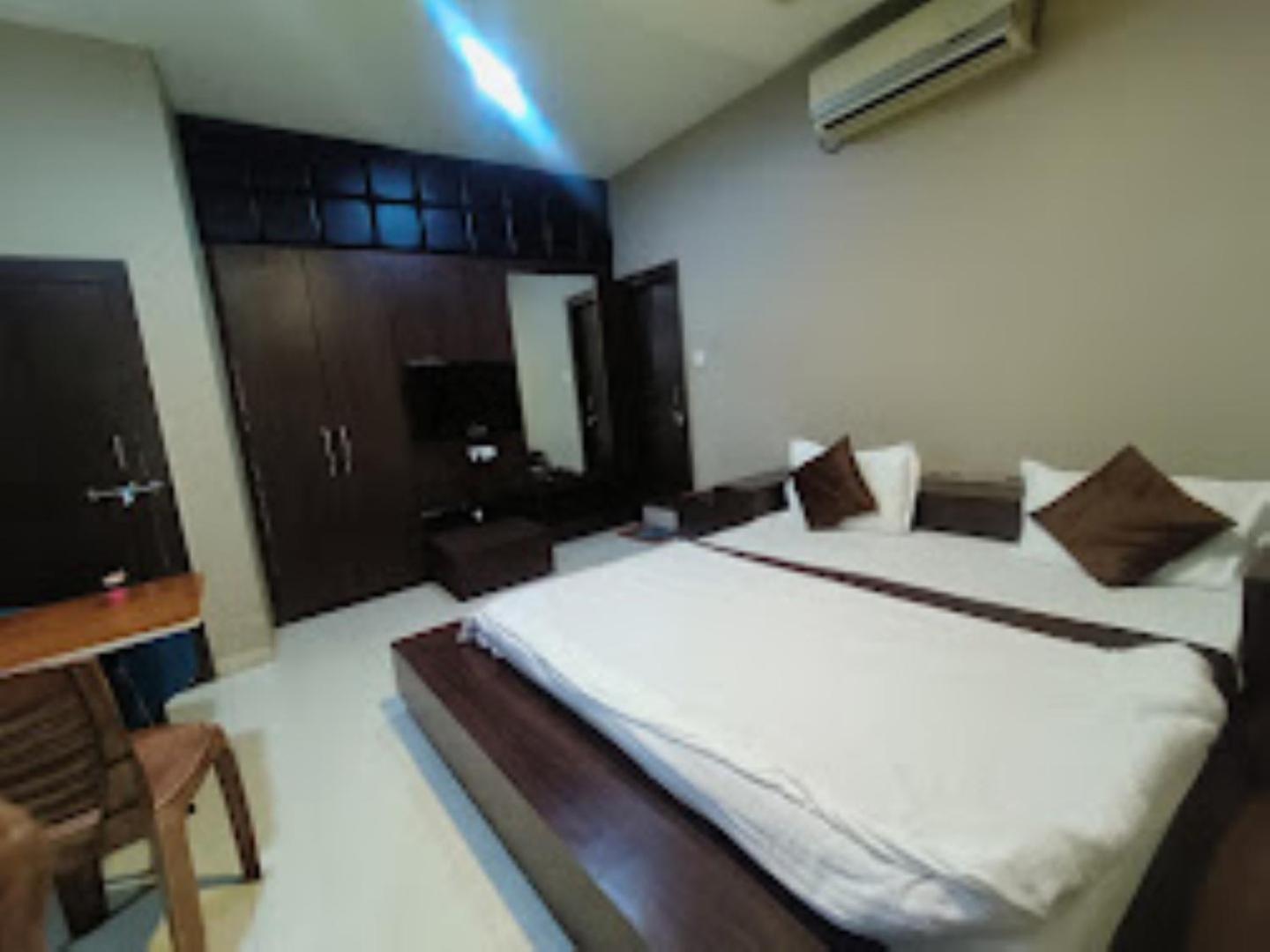 Superior King Room photo 1