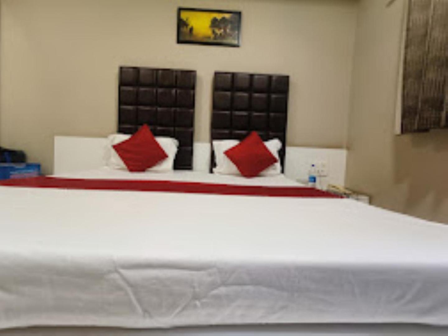 Deluxe King Room photo 1