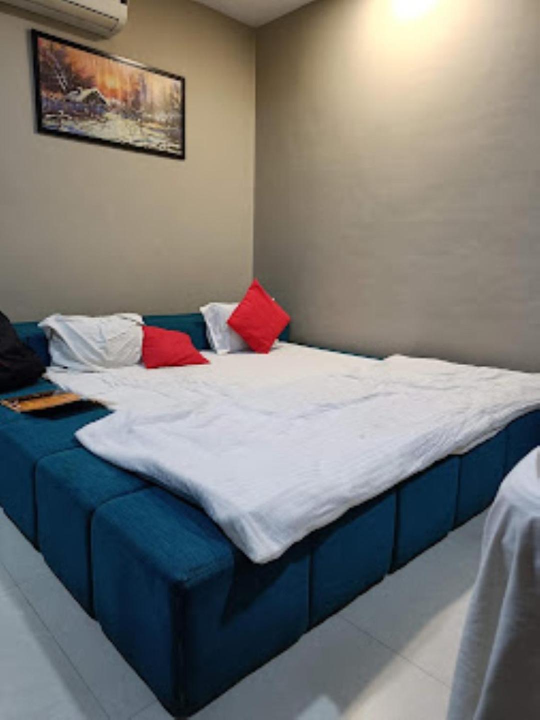 Standard King Room photo 1