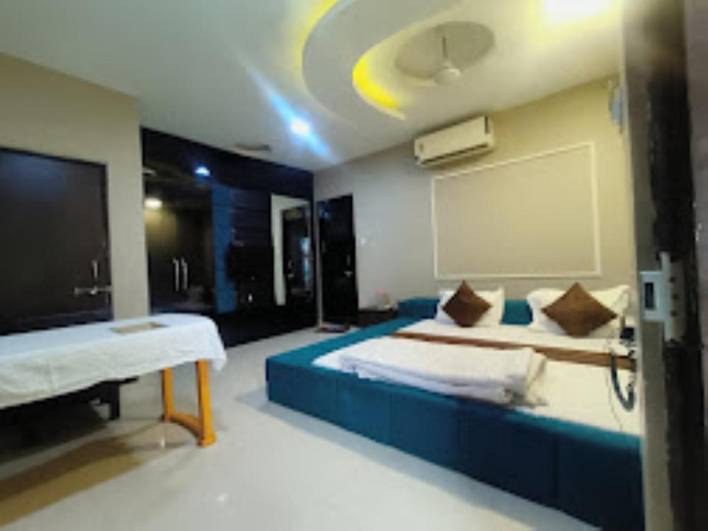 Superior King Room photo 2