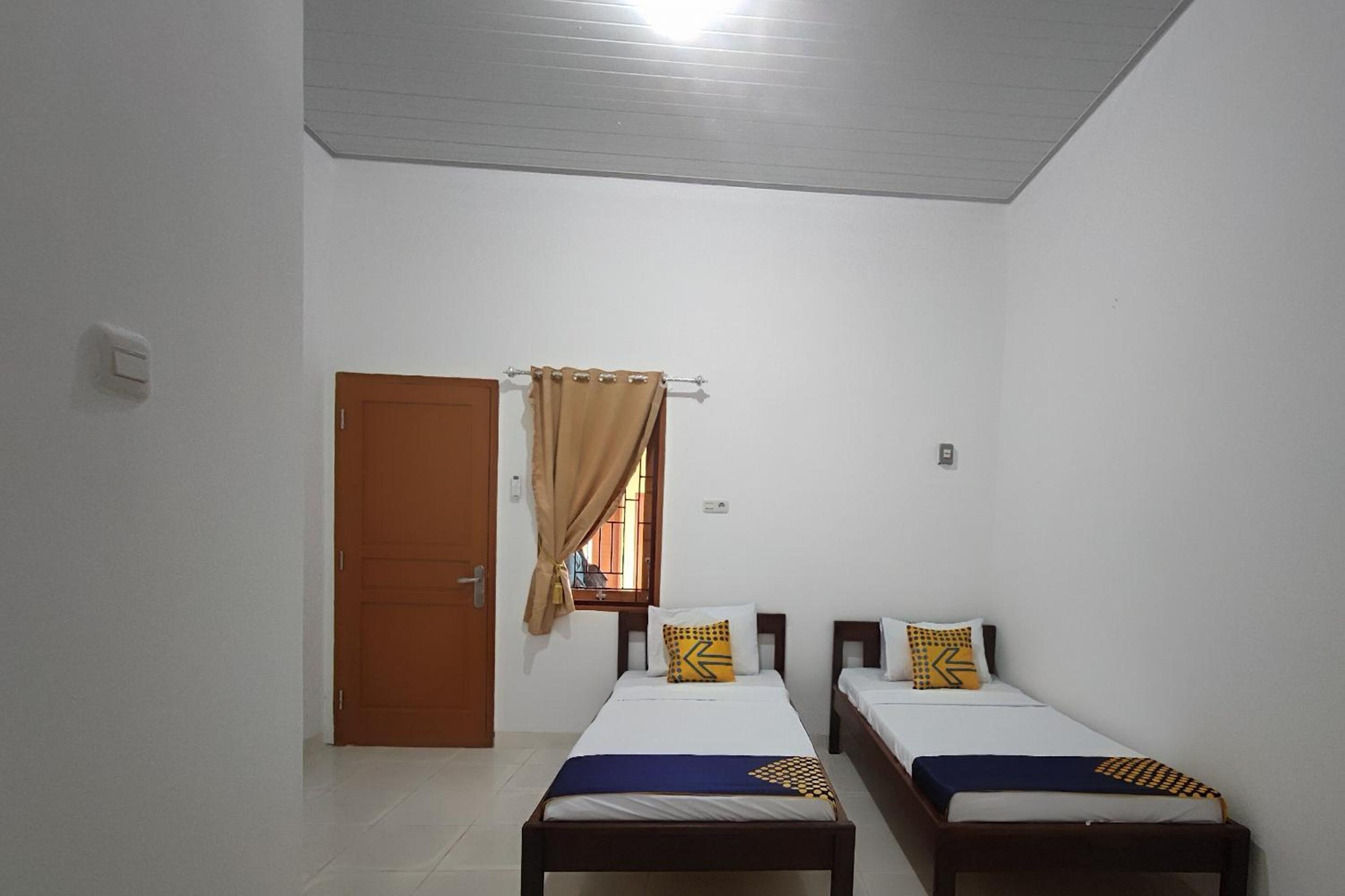 Small Twin Room