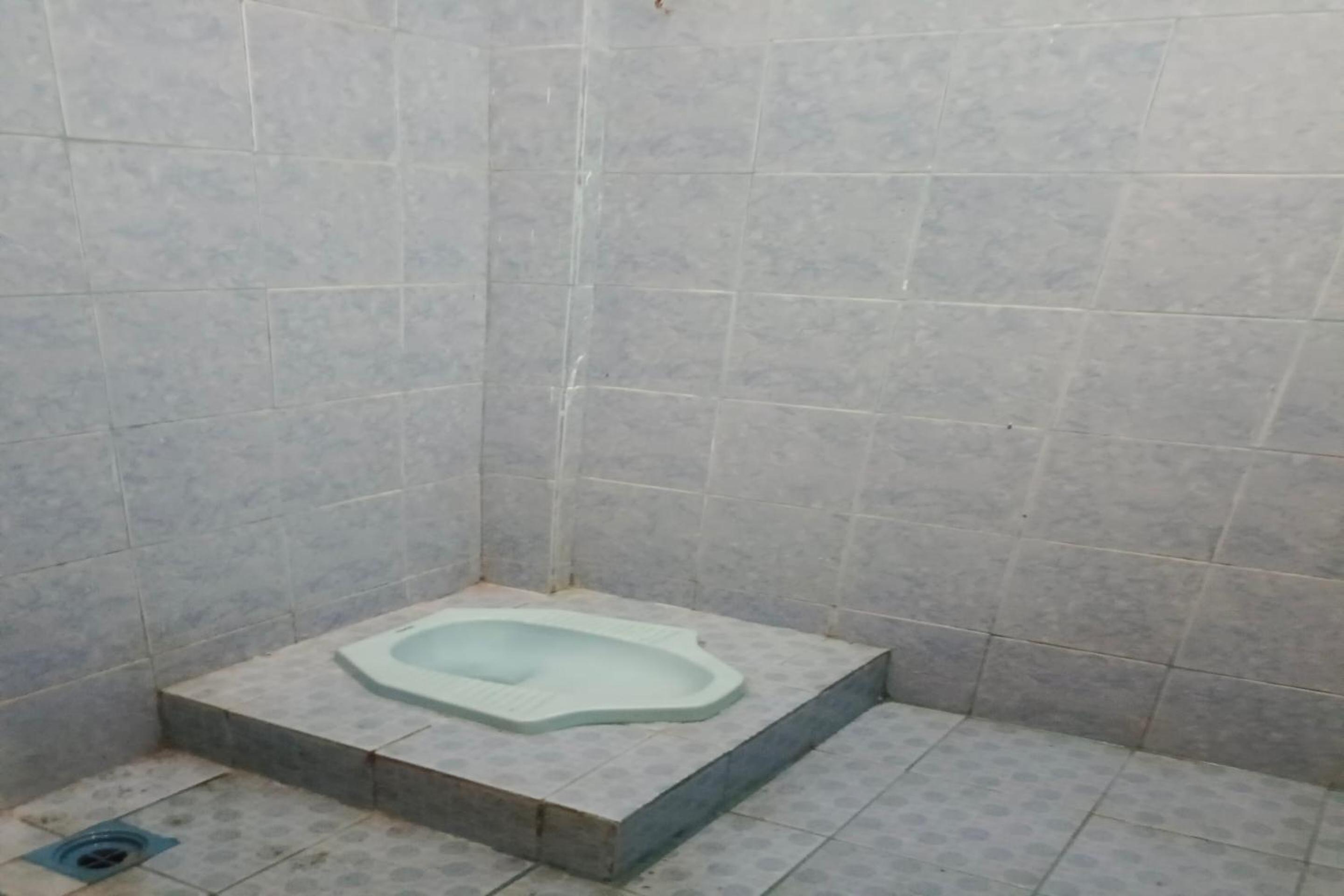Budget Double Room - Photo 11