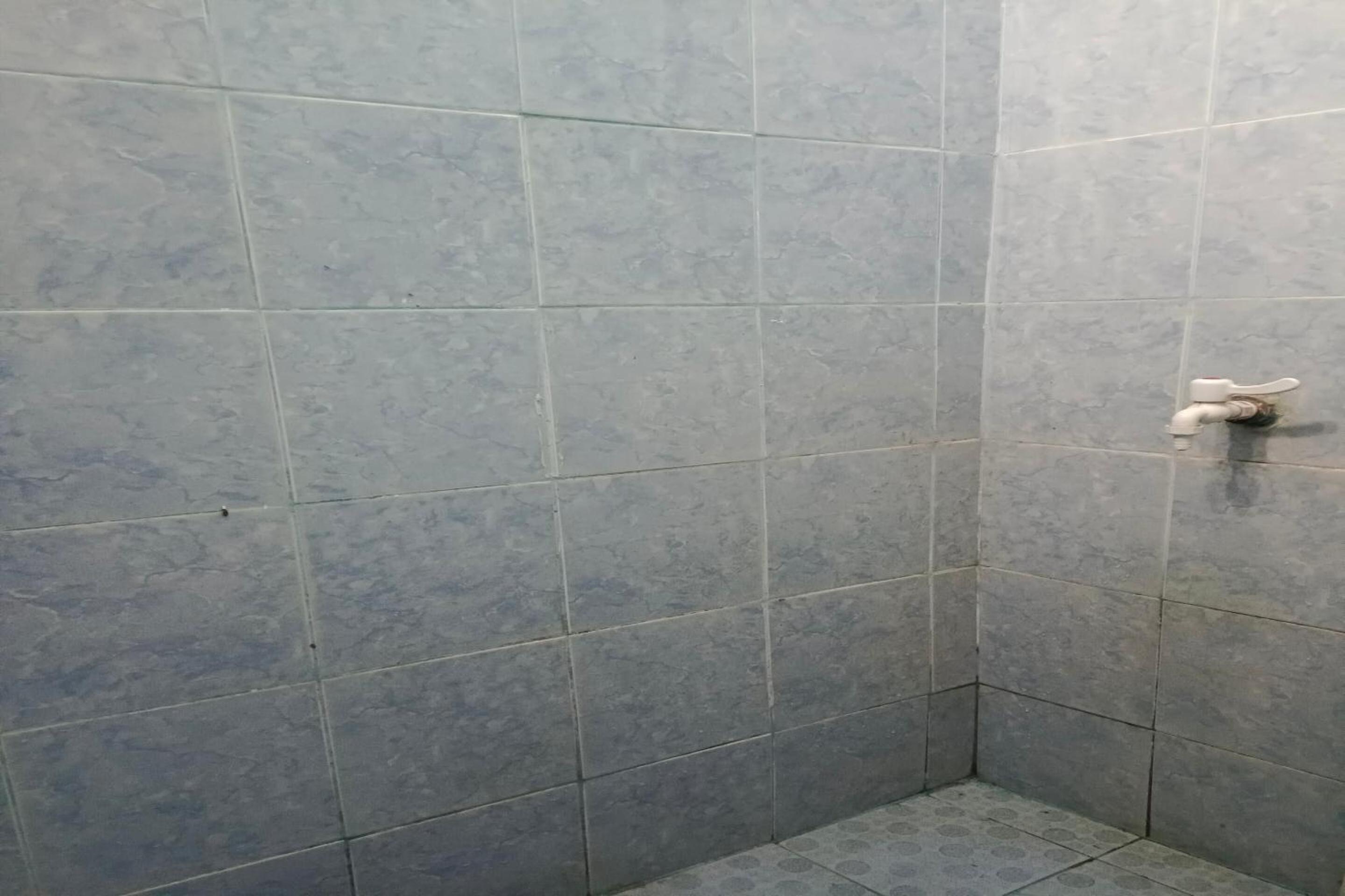 Budget Double Room - Photo 12