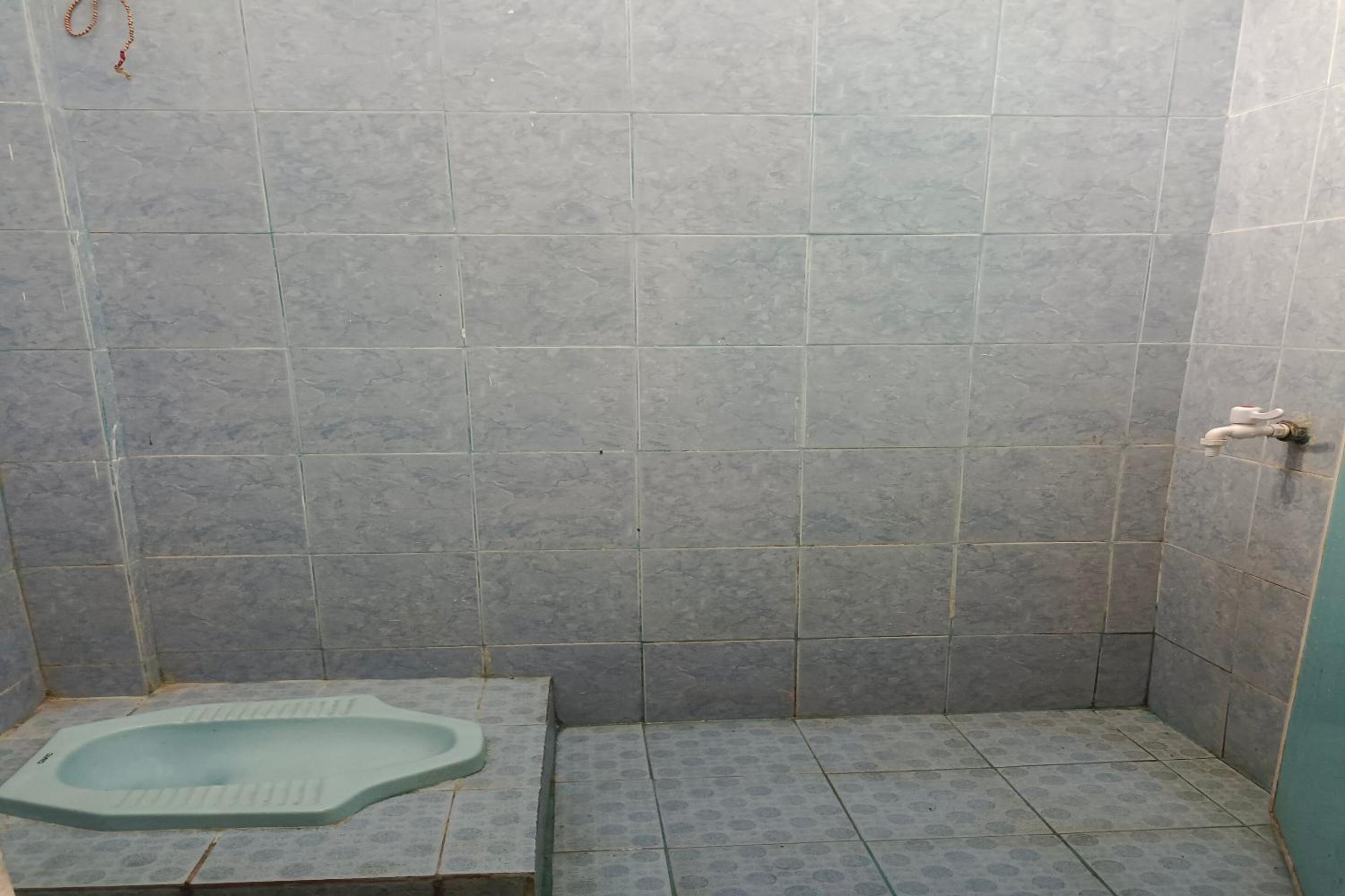 Budget Double Room - Photo 13
