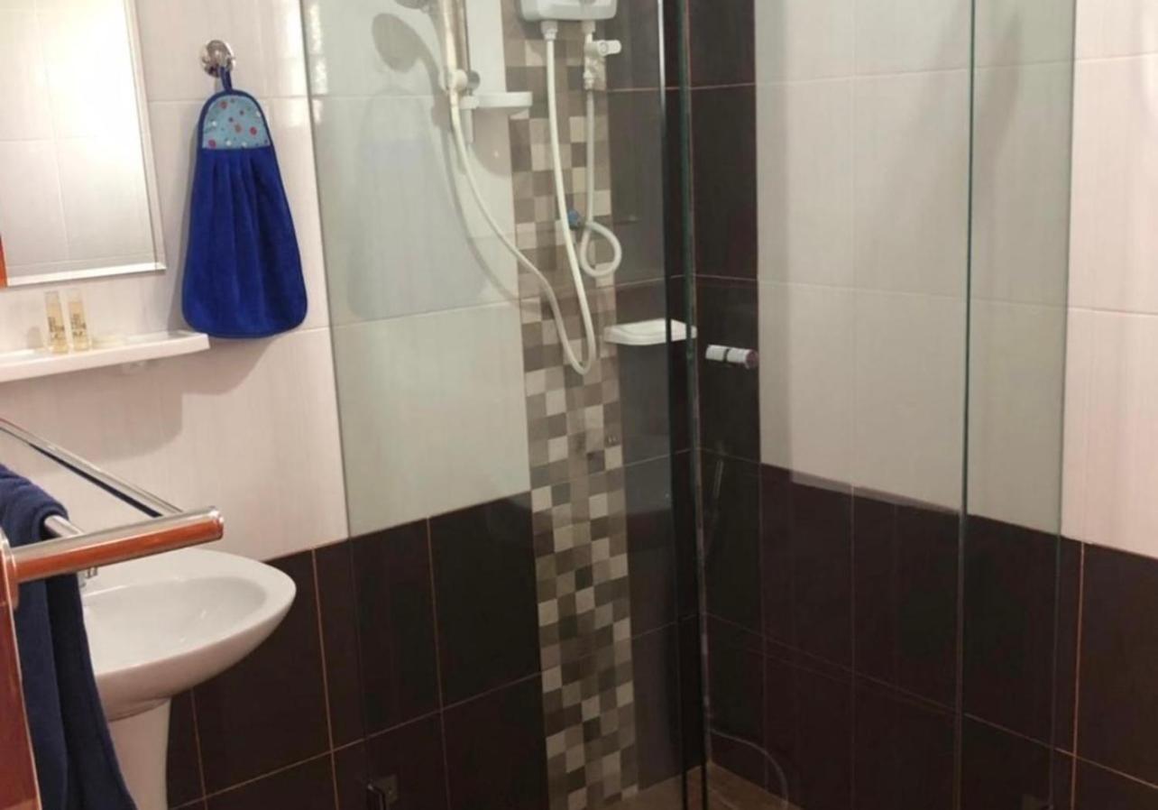 Deluxe Double Room (2 Adults + 1 Child) - Photo 2