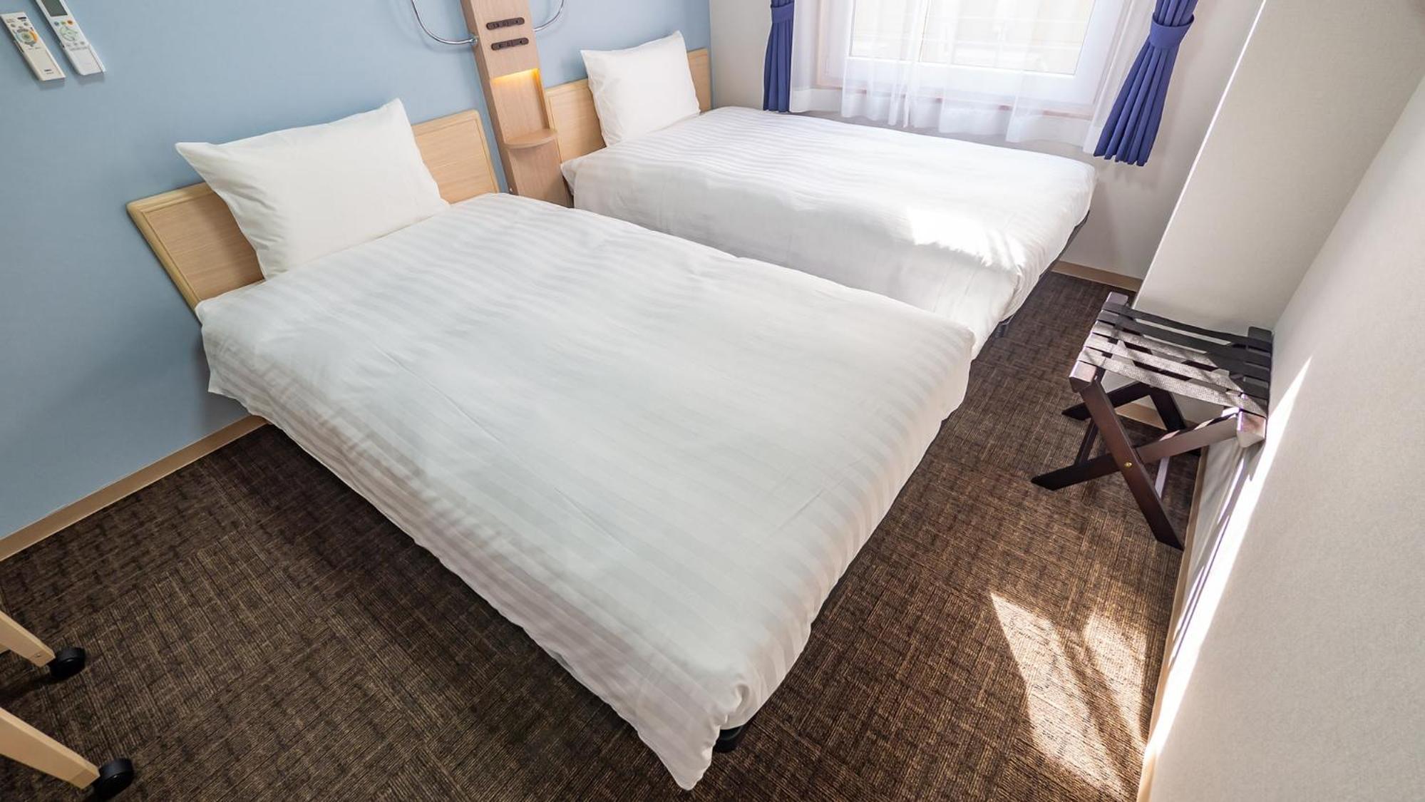 Twin Room - Smoking - Photo 16