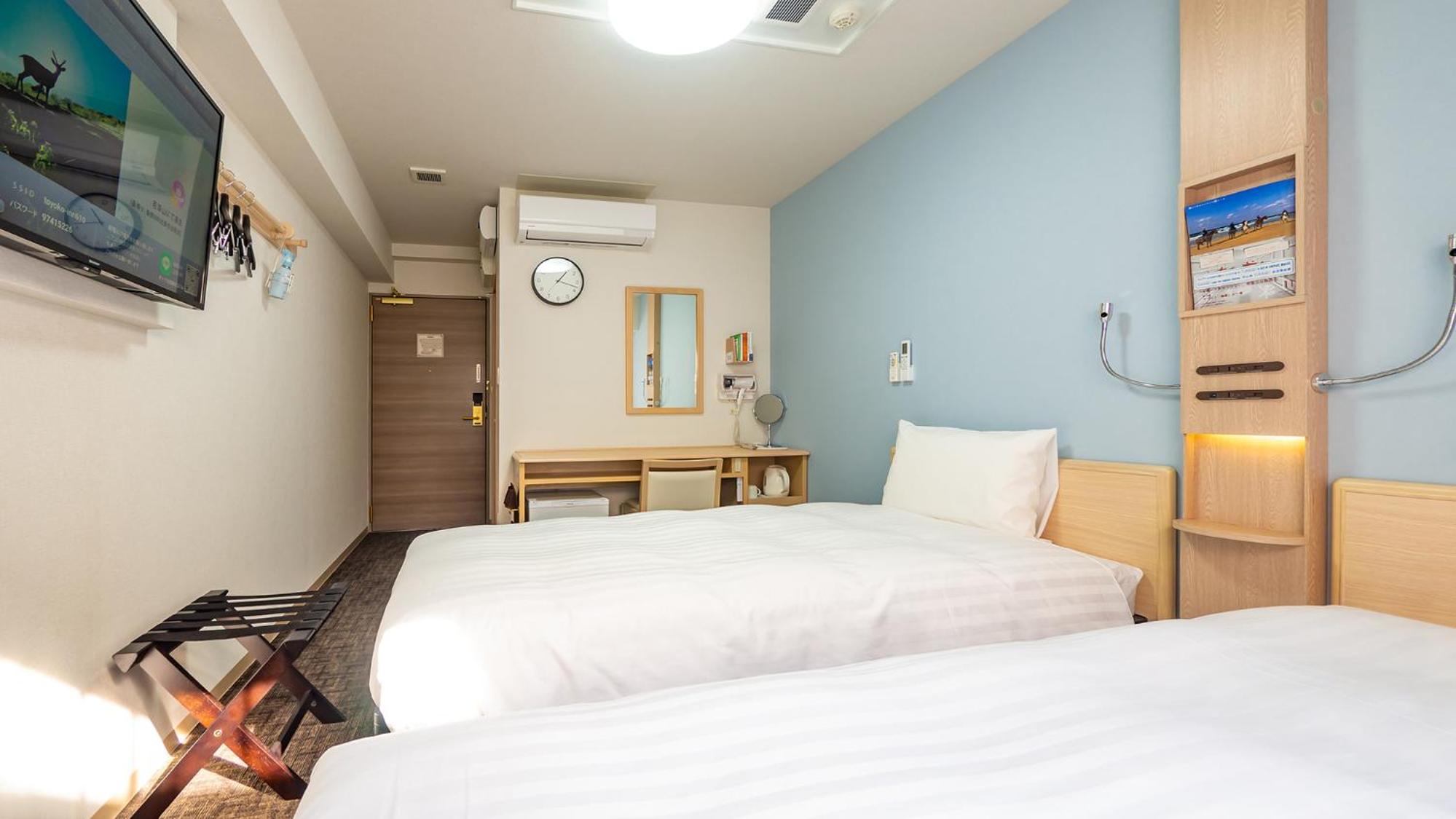 Twin Room - Smoking - Photo 14