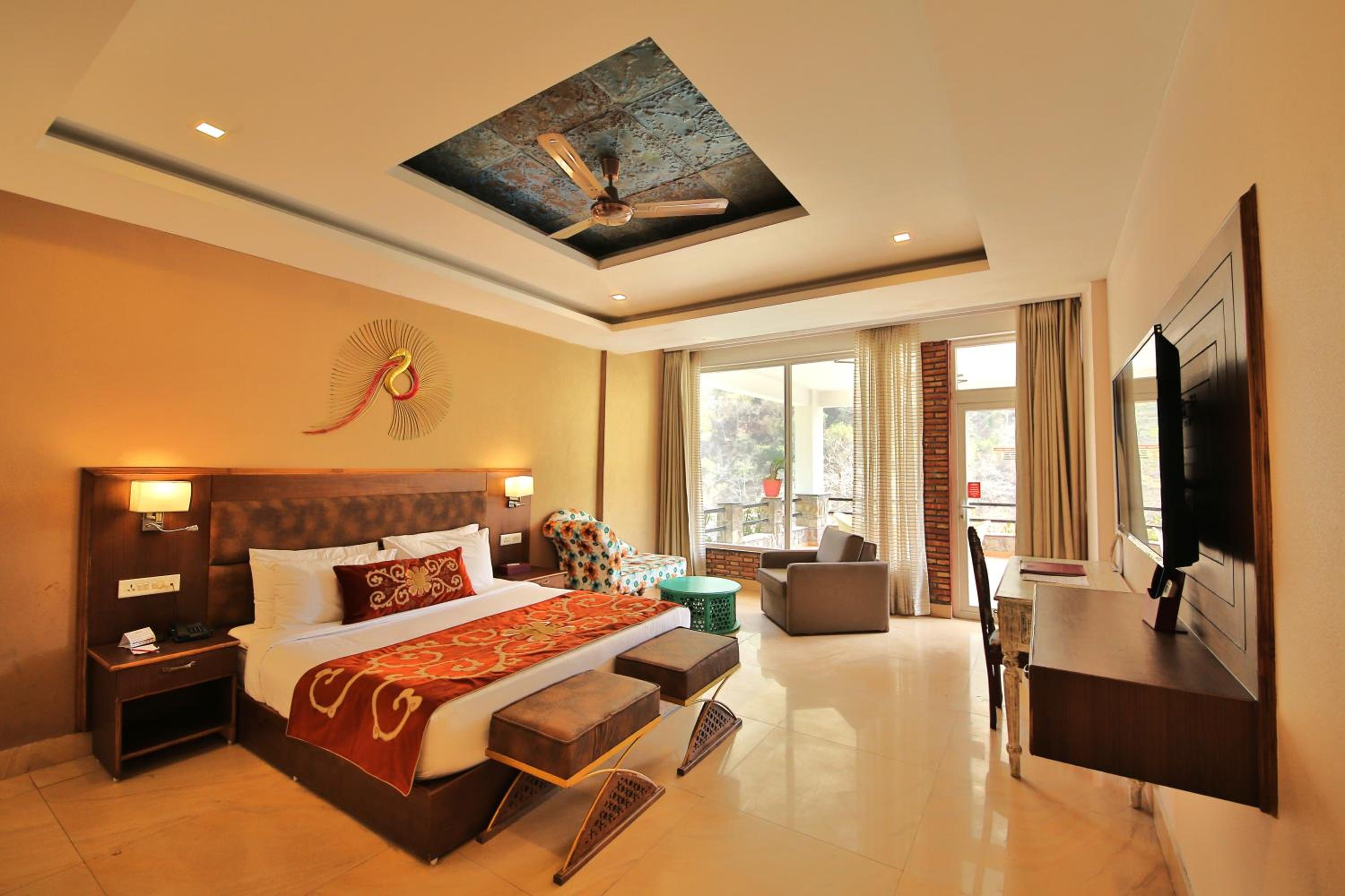 	Executive Ganges View Room with Private Balcony - Photo 2