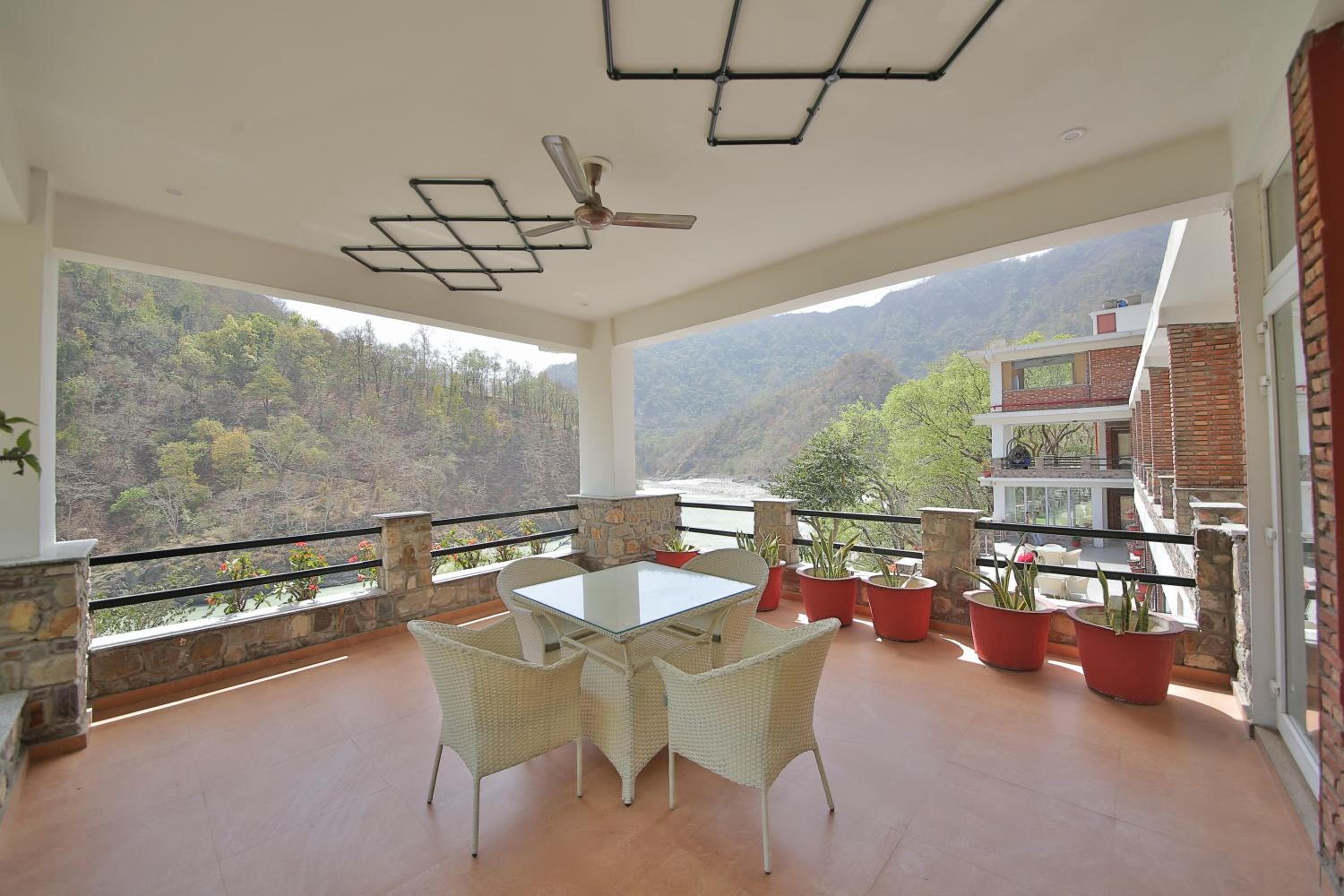 Suite Room with Terrace & Ganges View photo 3