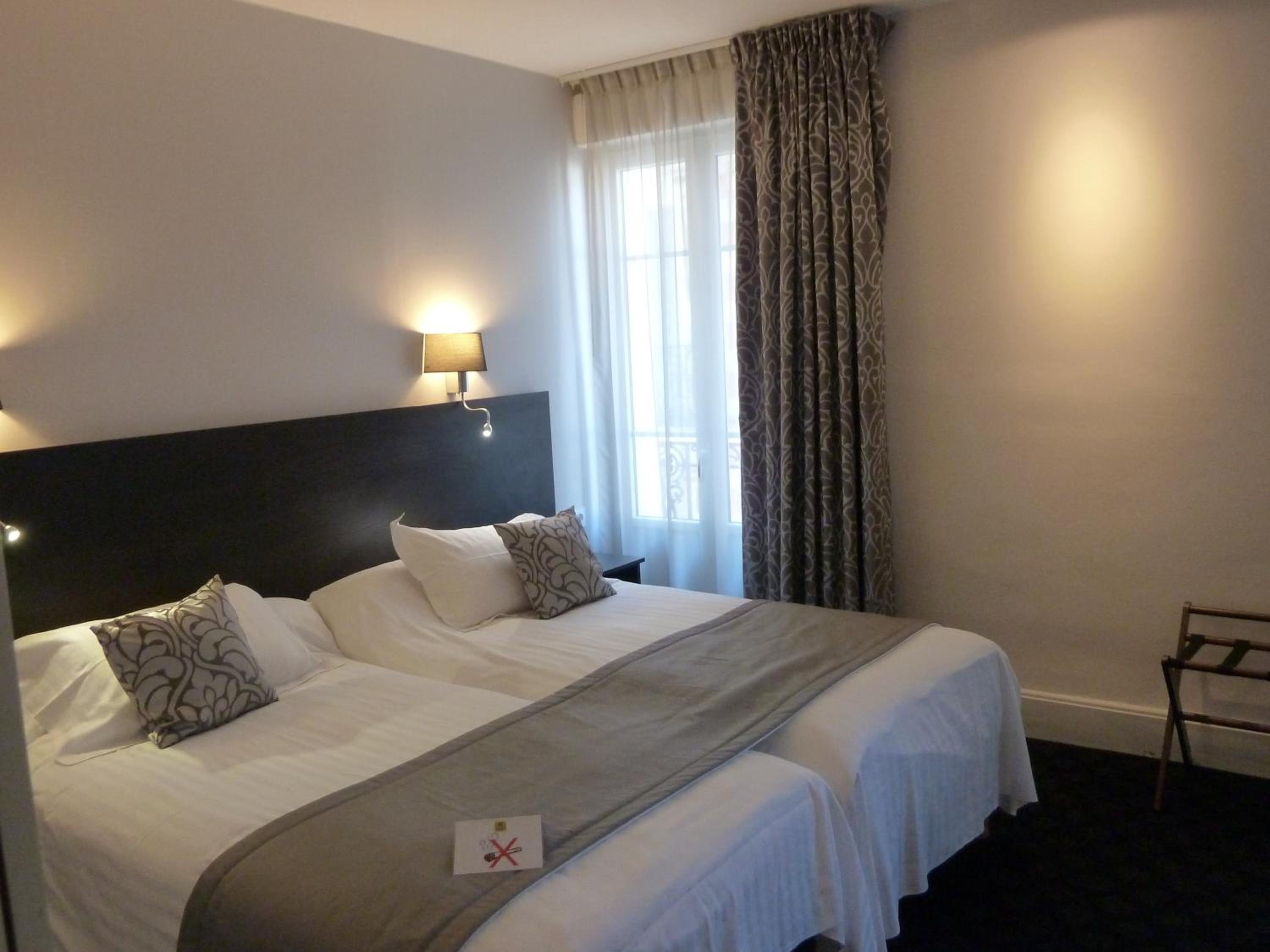 Comfort Twin Room with Shower - Photo 2