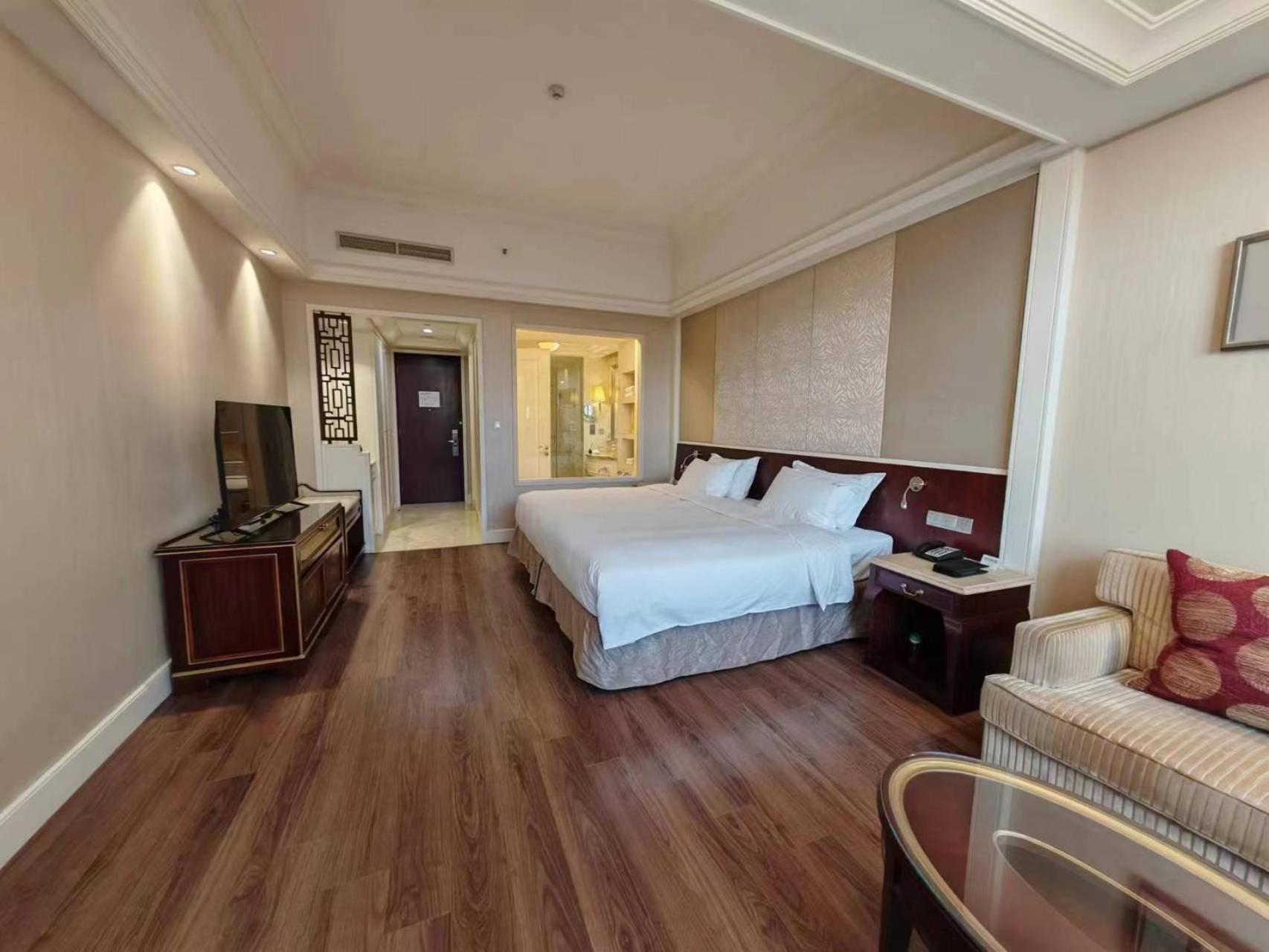 Premium King Room - Smoking photo 1