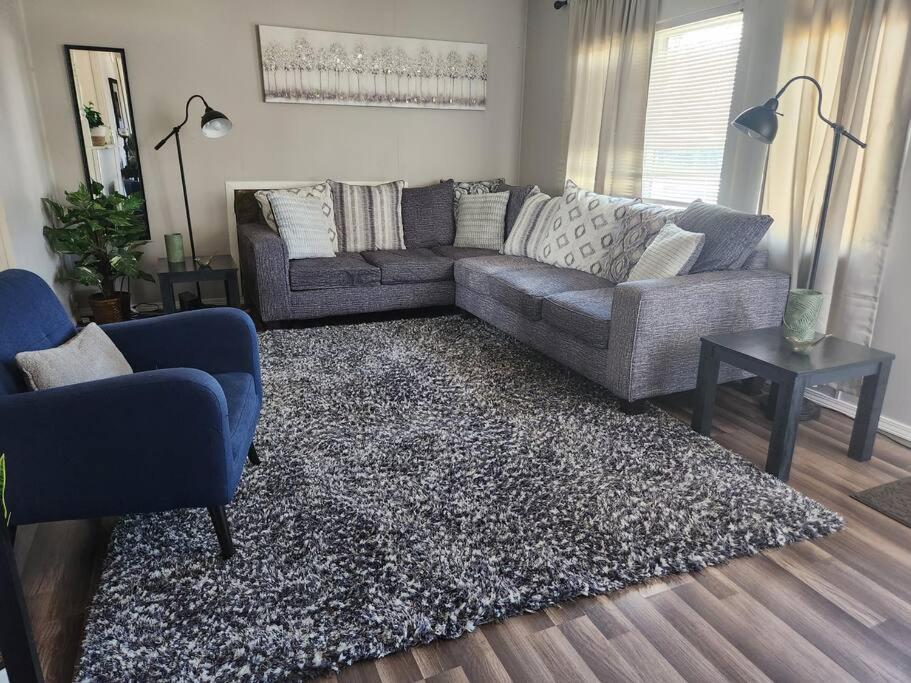 Three-Bedroom House photo 2