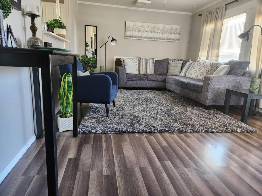 Three-Bedroom House photo 3